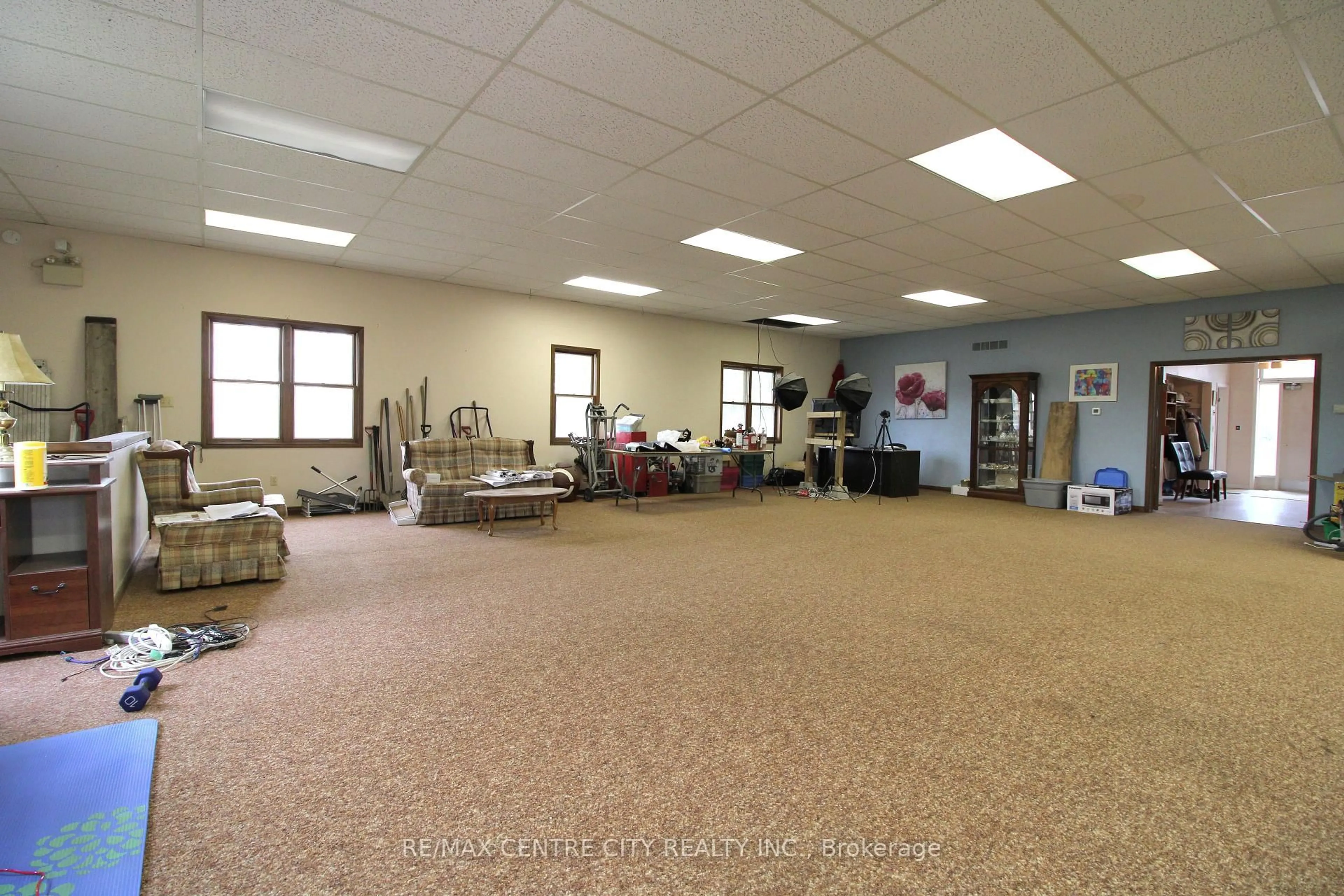 A pic of a room for 12 CHESTER St, St. Thomas Ontario N5R 1T8