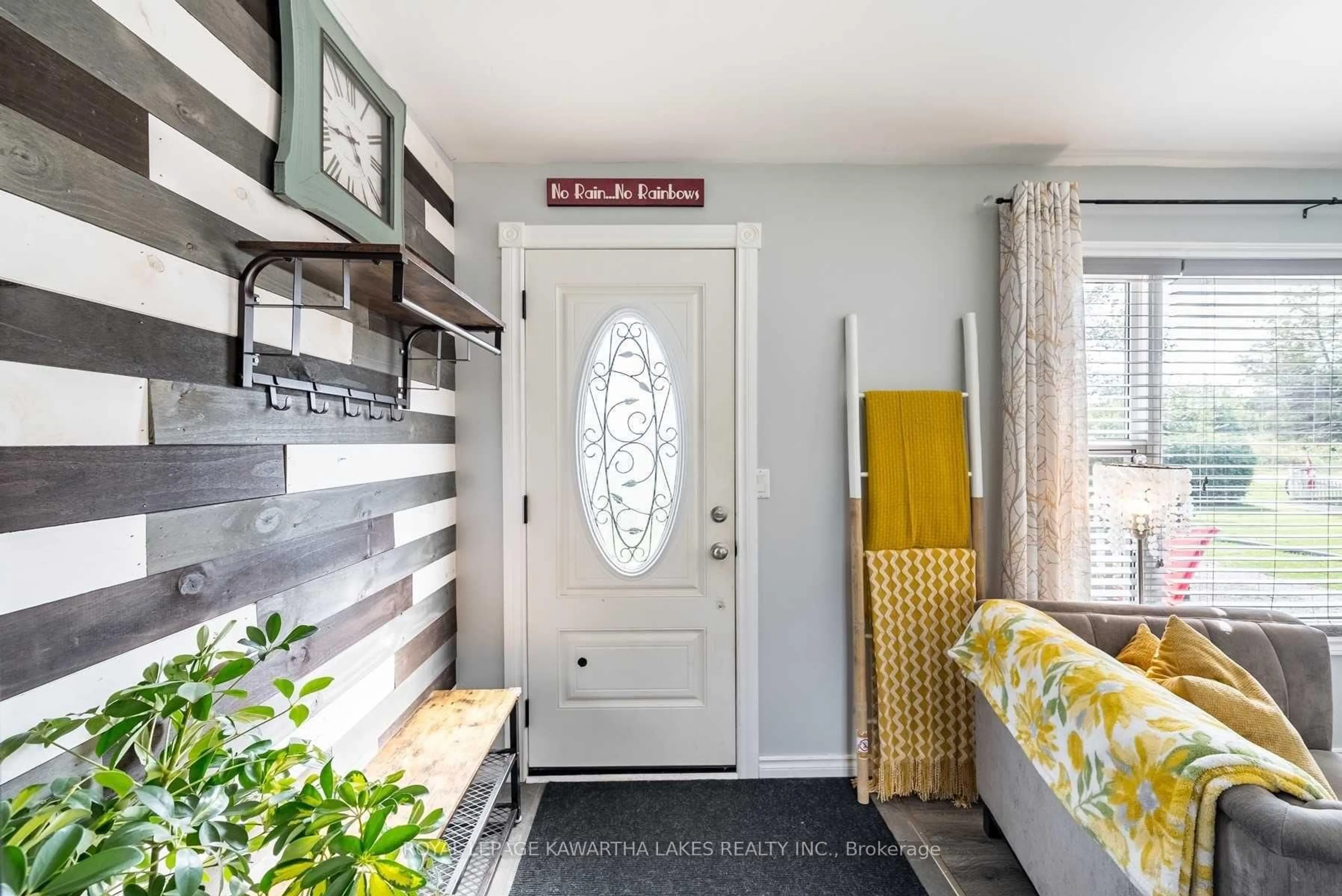 Indoor entryway for 813 County Road 121 Rd, Kawartha Lakes Ontario K0M 1N0