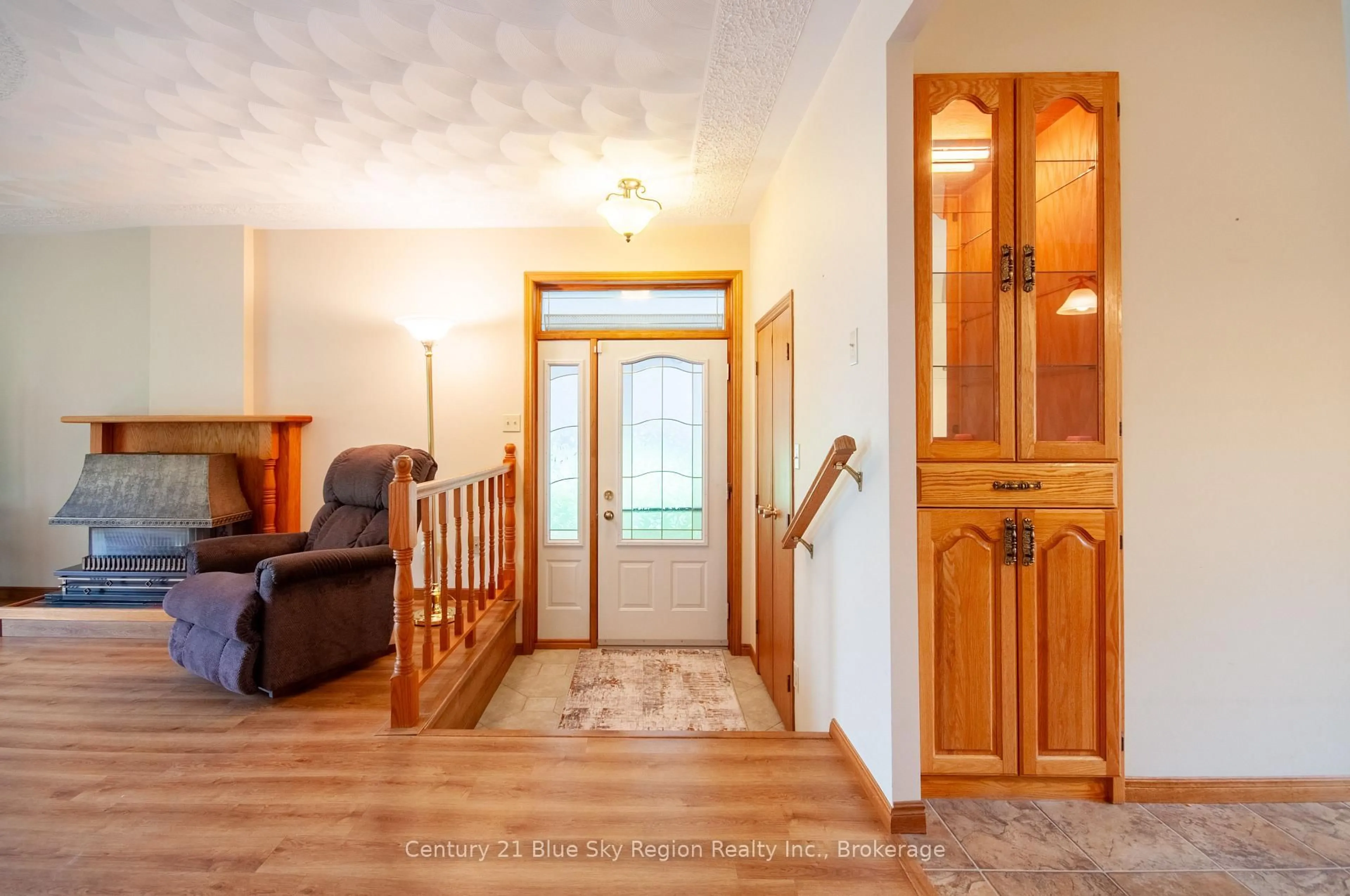 Indoor entryway for 1328 Dale Ave, North Bay Ontario P1B 6V6