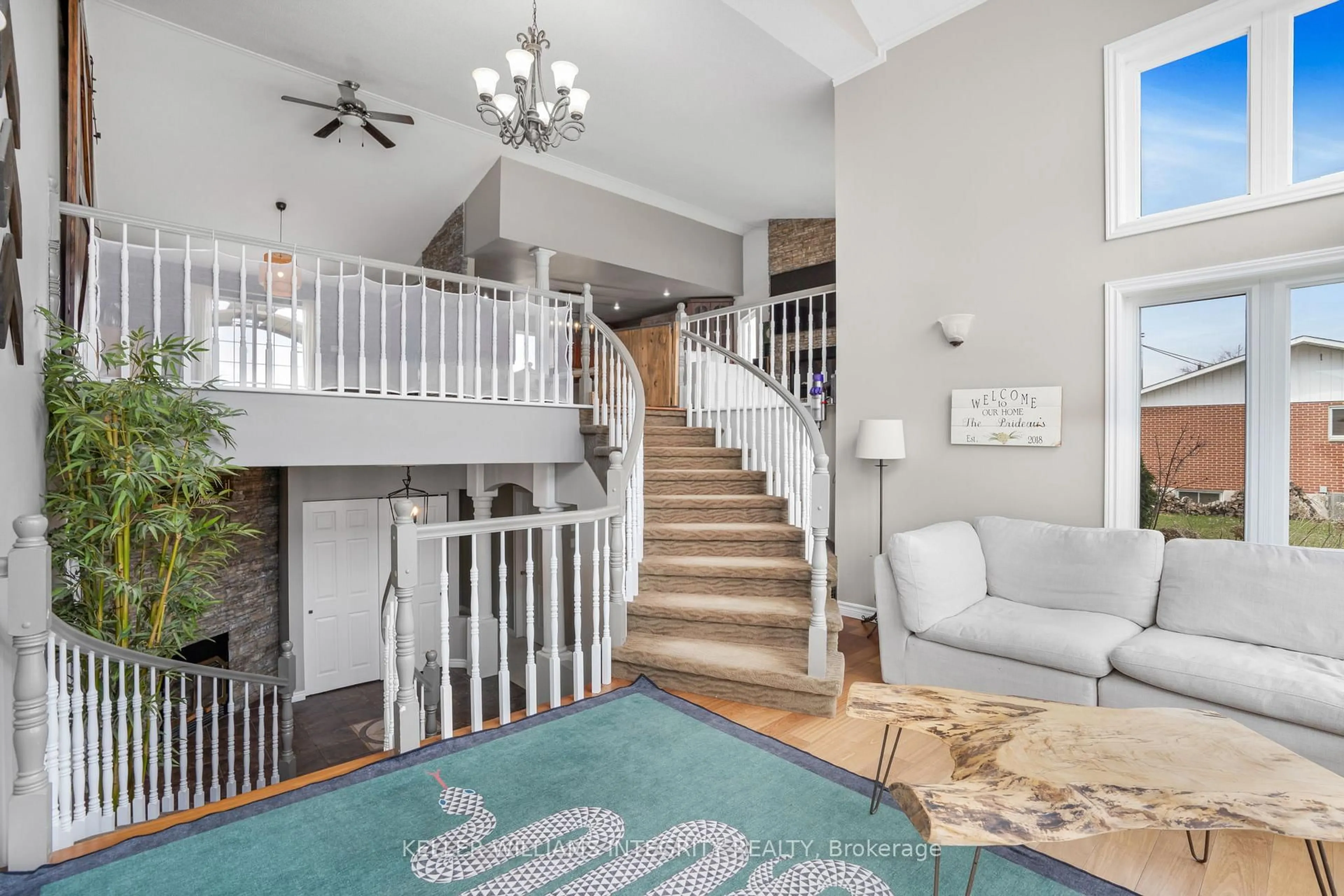 Indoor foyer for 2864 Principale St, Alfred and Plantagenet Ontario K0A 3K0
