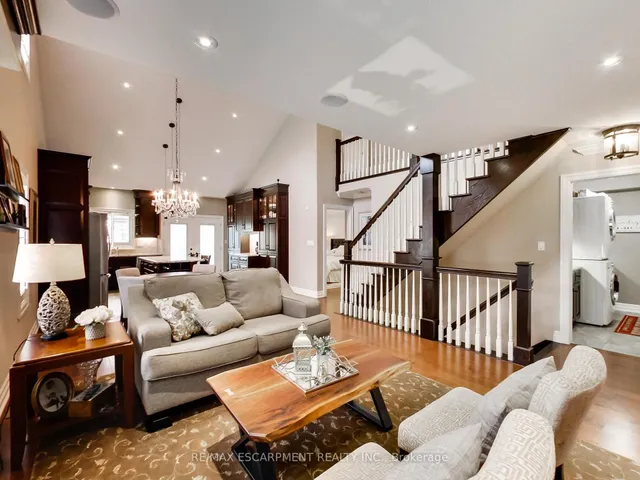 Additional property image - 89 Toulon Ave