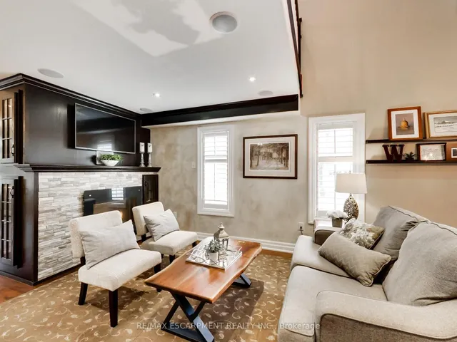 Additional property image - 89 Toulon Ave
