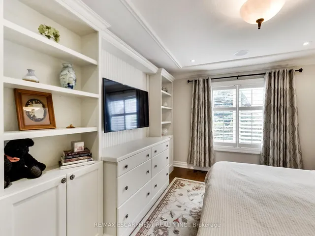 Additional property image - 89 Toulon Ave