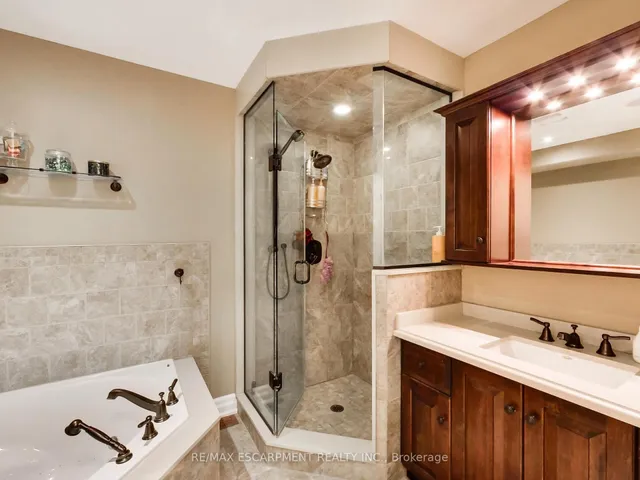 Additional property image - 89 Toulon Ave