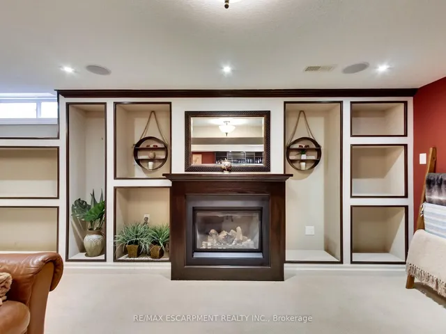 Additional property image - 89 Toulon Ave