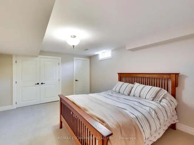 Additional property image - 89 Toulon Ave