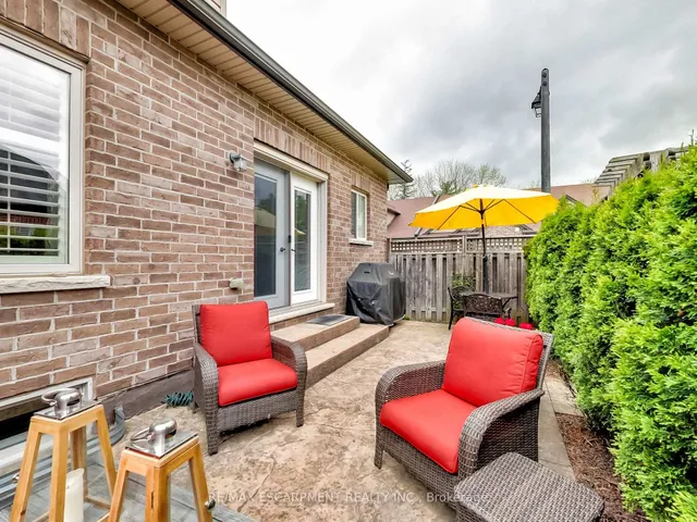 Additional property image - 89 Toulon Ave