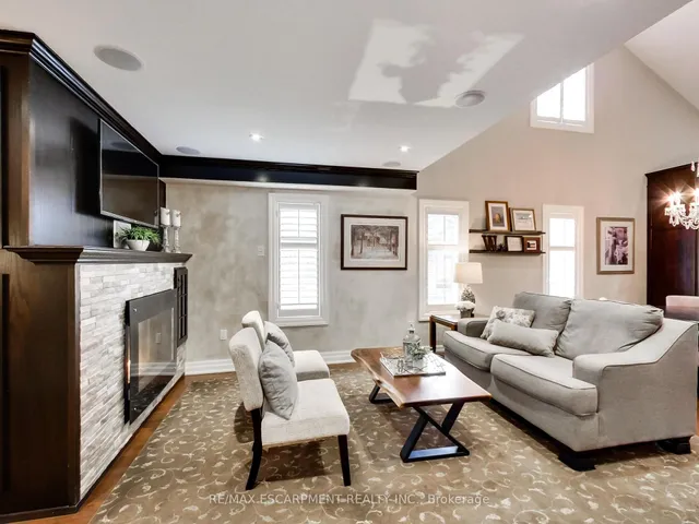 Additional property image - 89 Toulon Ave