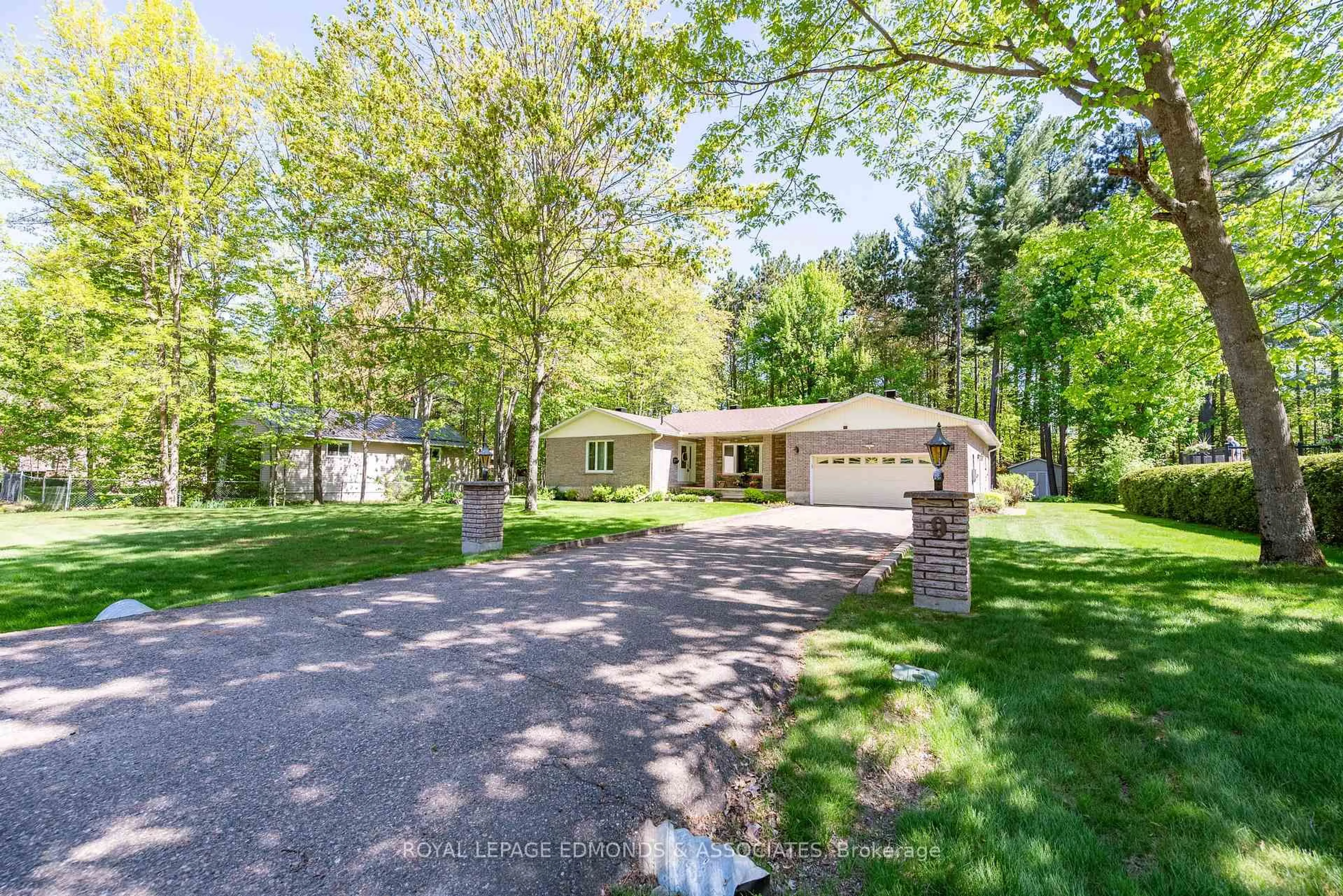 A pic from outside/outdoor area/front of a property/back of a property/a pic from drone, street for 9 Heritage Dr, Petawawa Ontario K8H 3J5