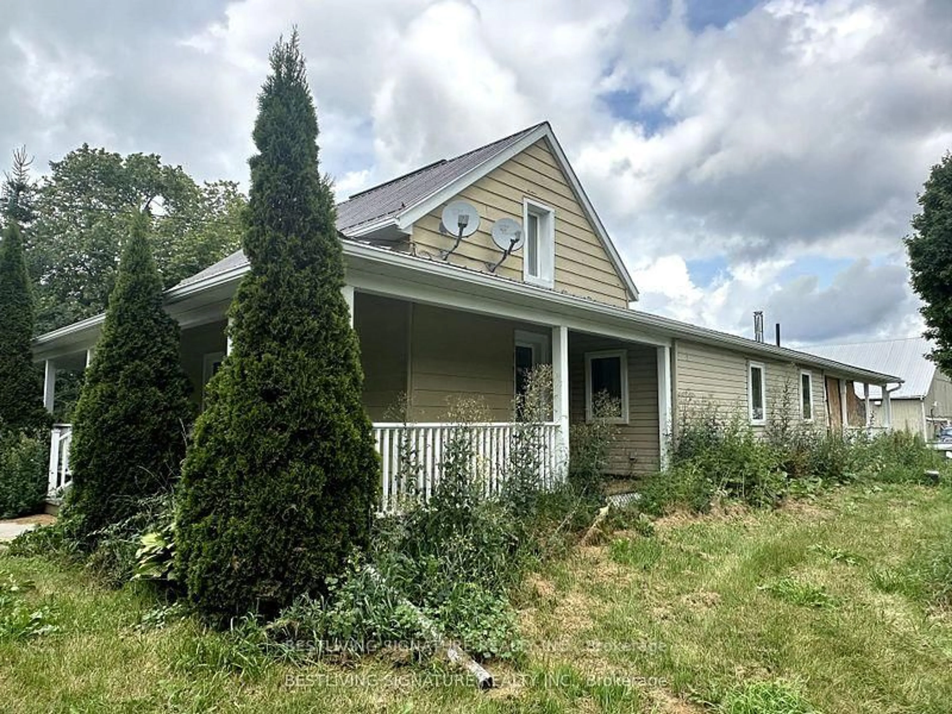 Home with vinyl exterior material, building for 3752 Elm Tree Rd, Kawartha Lakes Ontario K0M 2B0