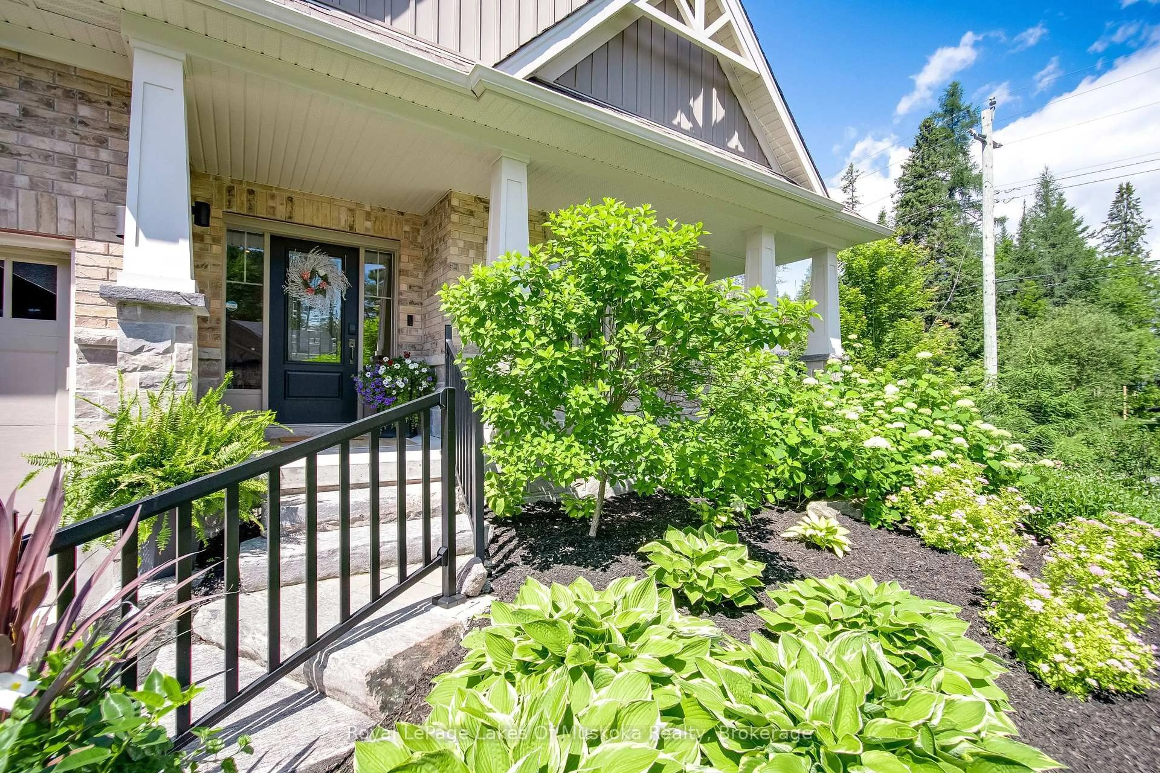 Unknown for 75 SELKIRK Dr, Huntsville Ontario P1H 0C6