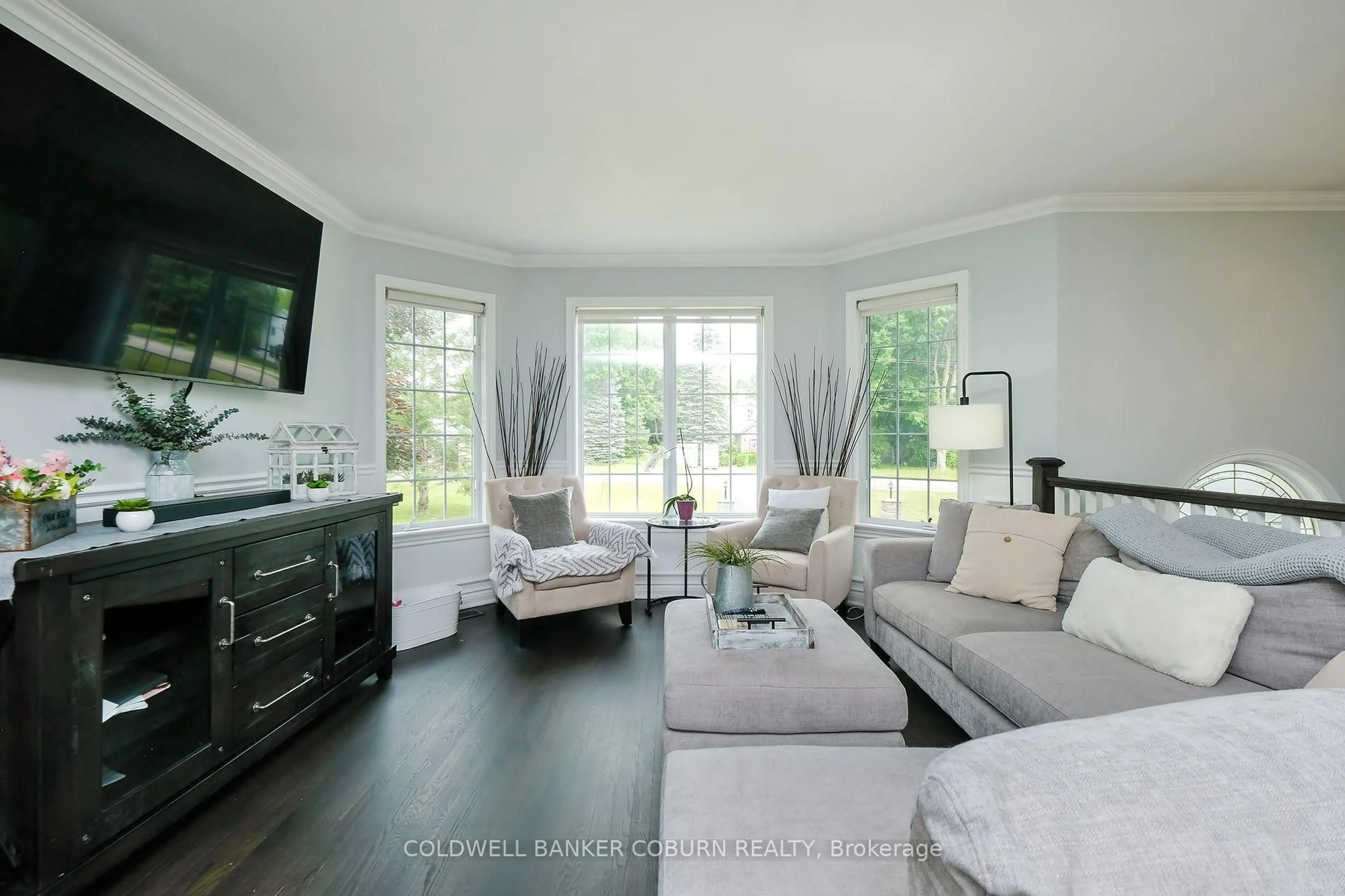 Living room with furniture, unknown for 2086 County Road 20 Rd, North Grenville Ontario K0G 1T0