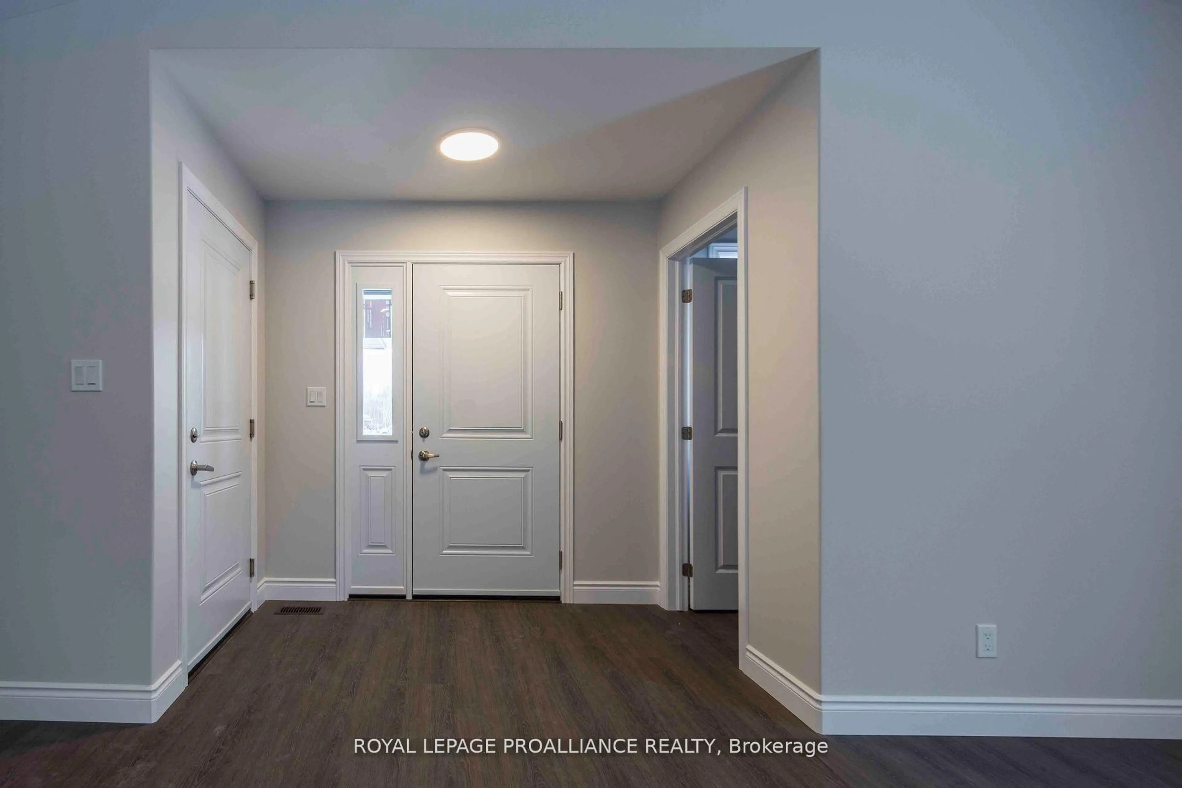 Indoor entryway for 9 Clayton John Ave, Brighton Ontario K0K 1H0