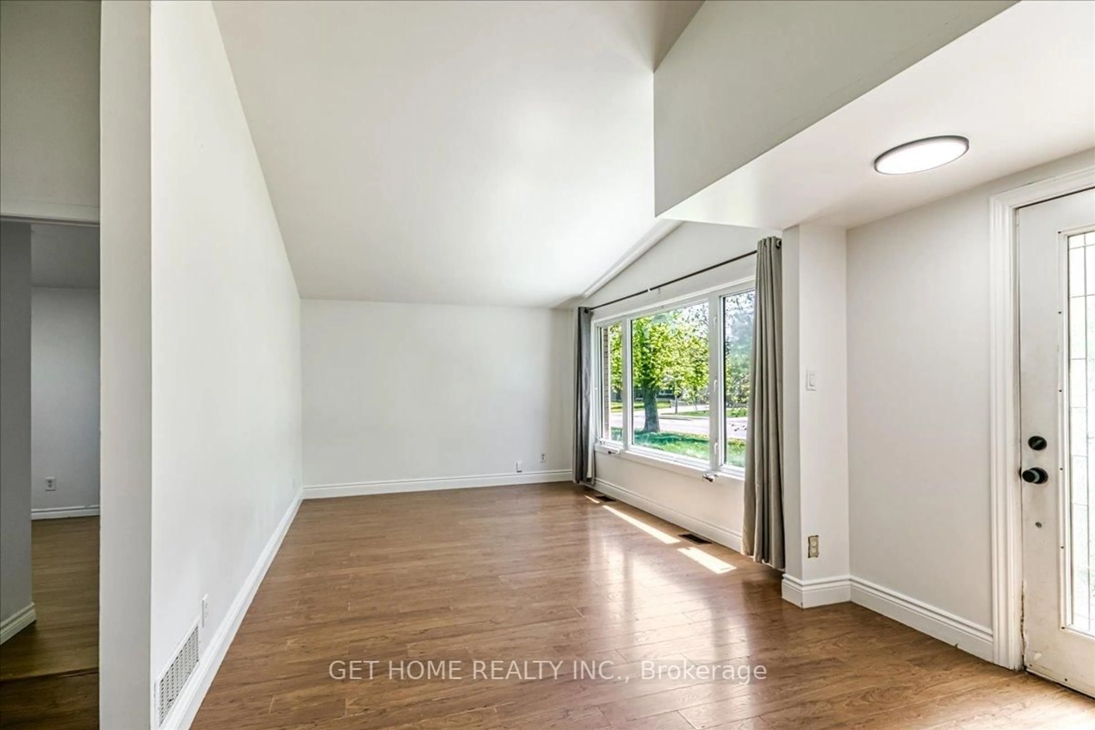 A pic of a room for 1760 Madison Ave, Greater Sudbury Ontario P3A 2P2