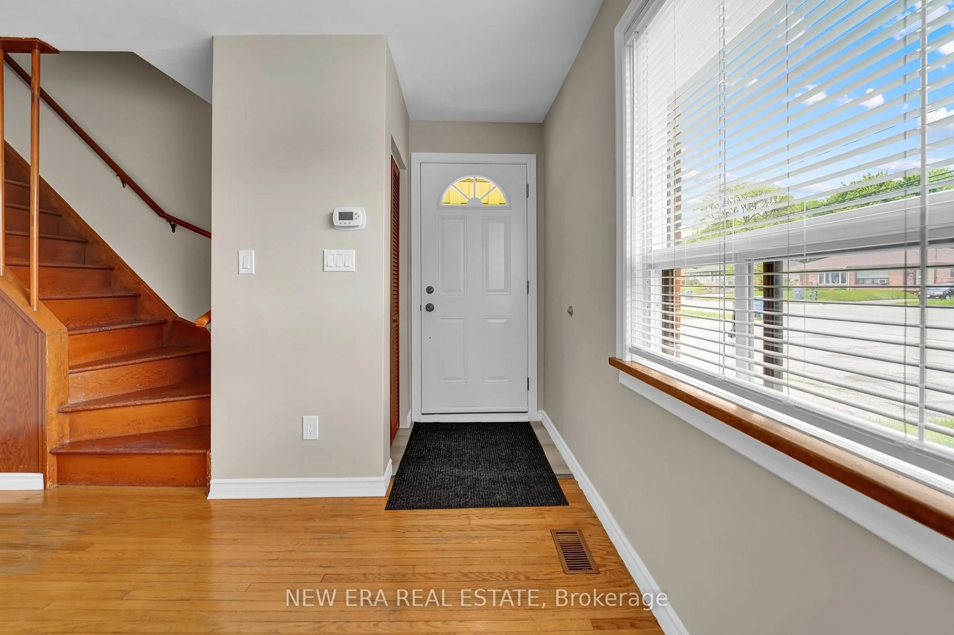 Indoor entryway for 104 Waverley Dr, Guelph Ontario N1E 3G8