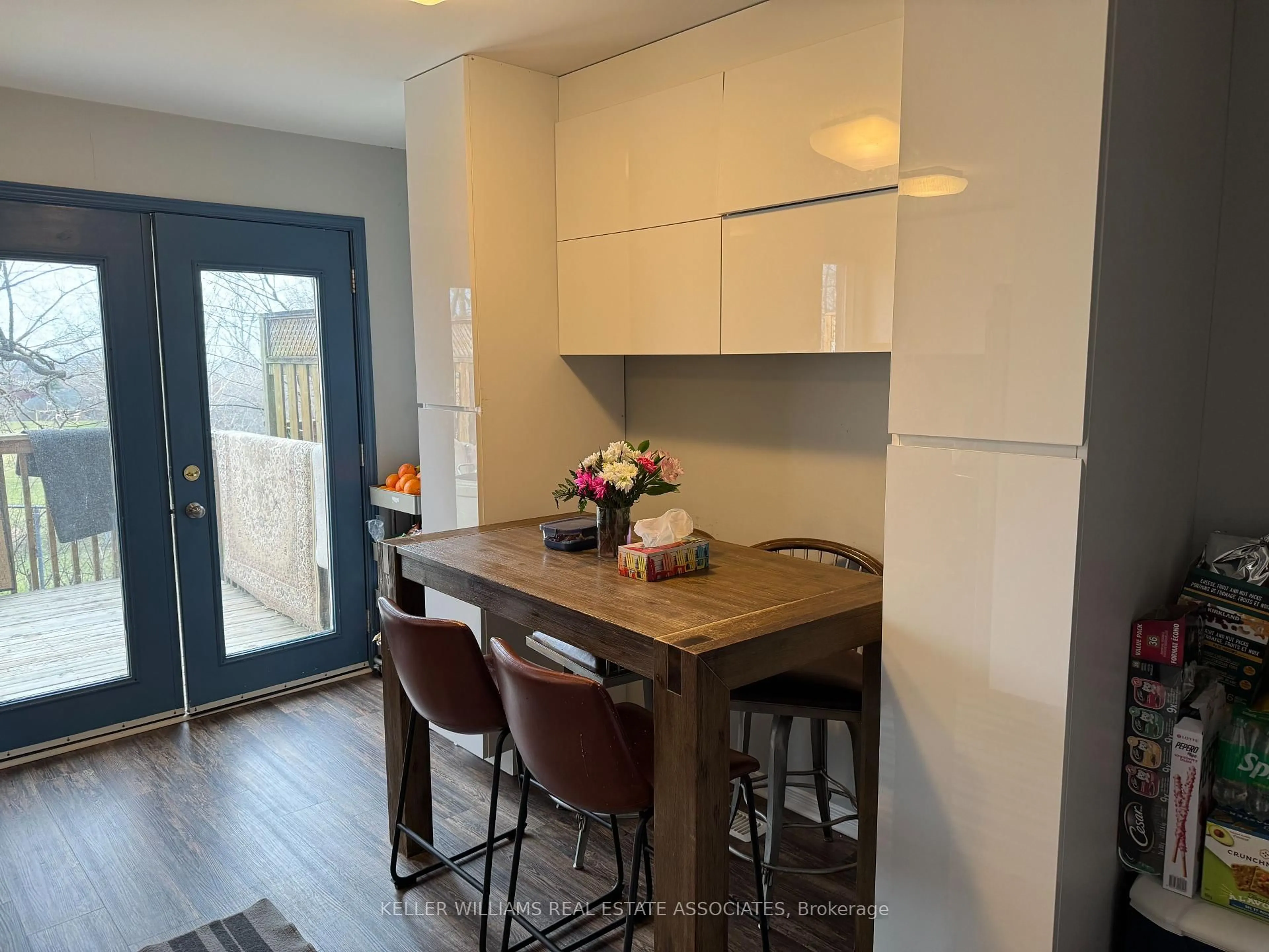 Open concept kitchen, unknown for 235 Saginaw Pkwy #67, Cambridge Ontario N1T 1X4