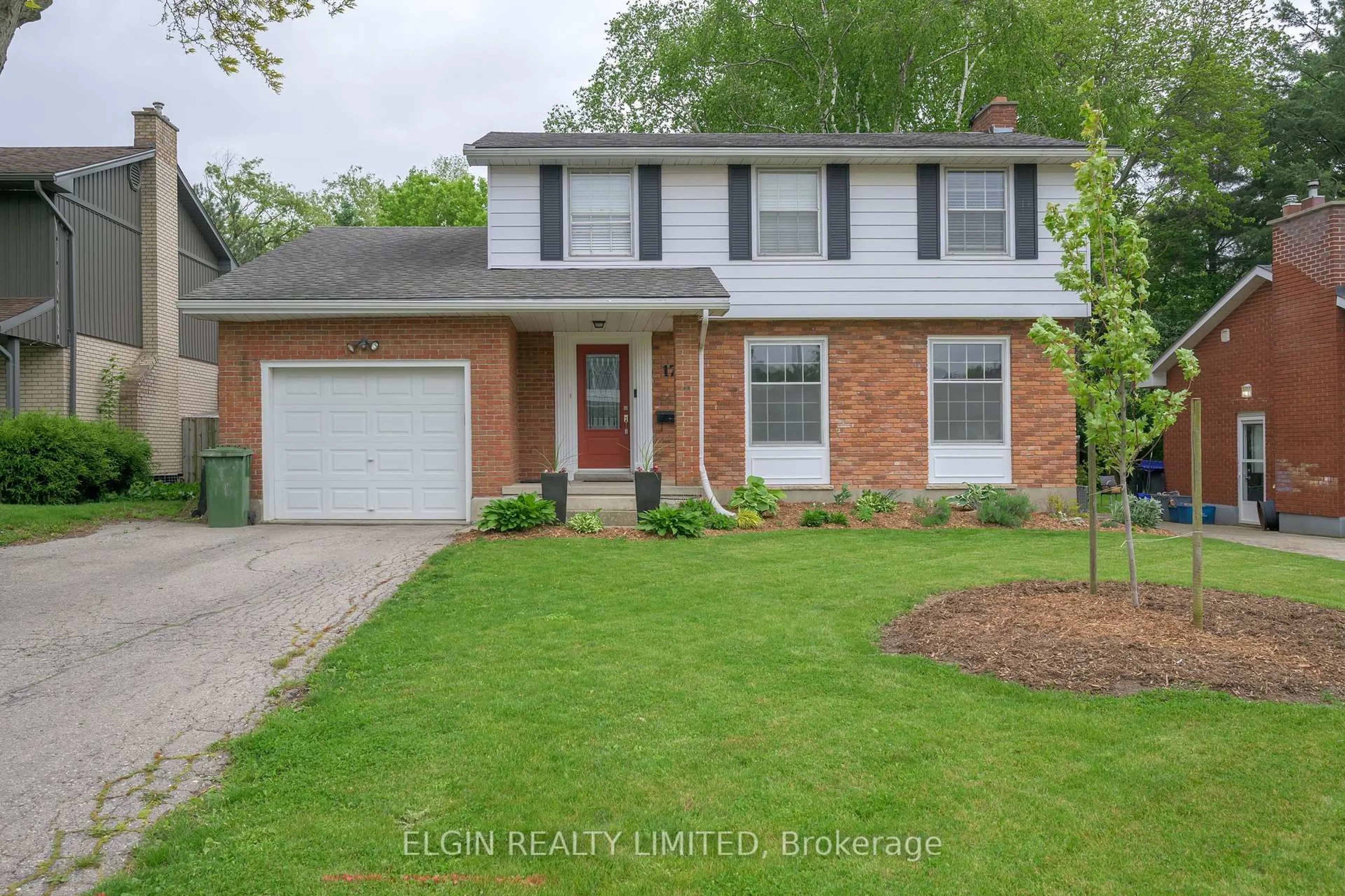 Home with brick exterior material, street for 17 Glanworth Ave, St. Thomas Ontario N5R 1E5