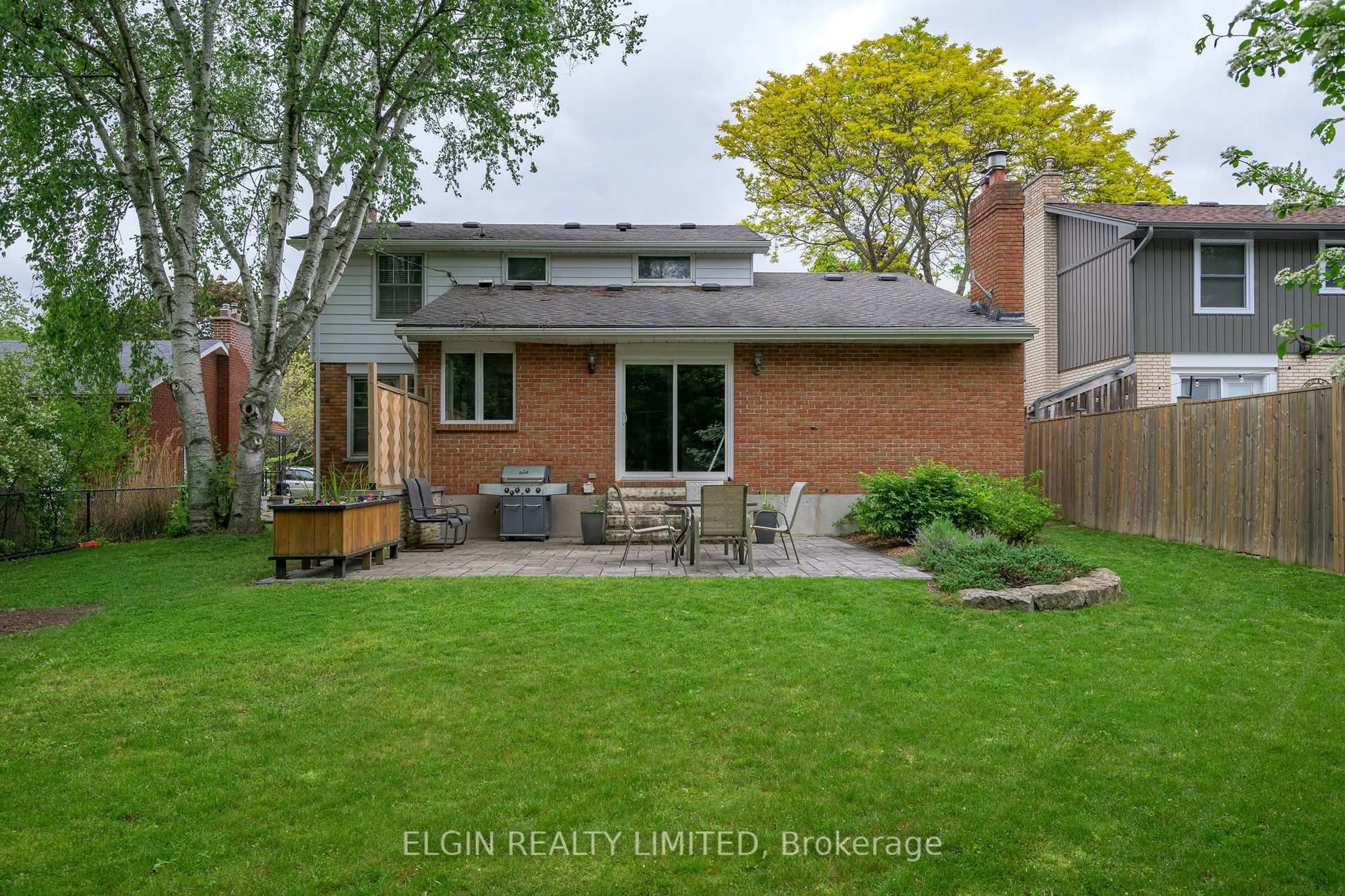 Home with brick exterior material, street for 17 Glanworth Ave, St. Thomas Ontario N5R 1E5