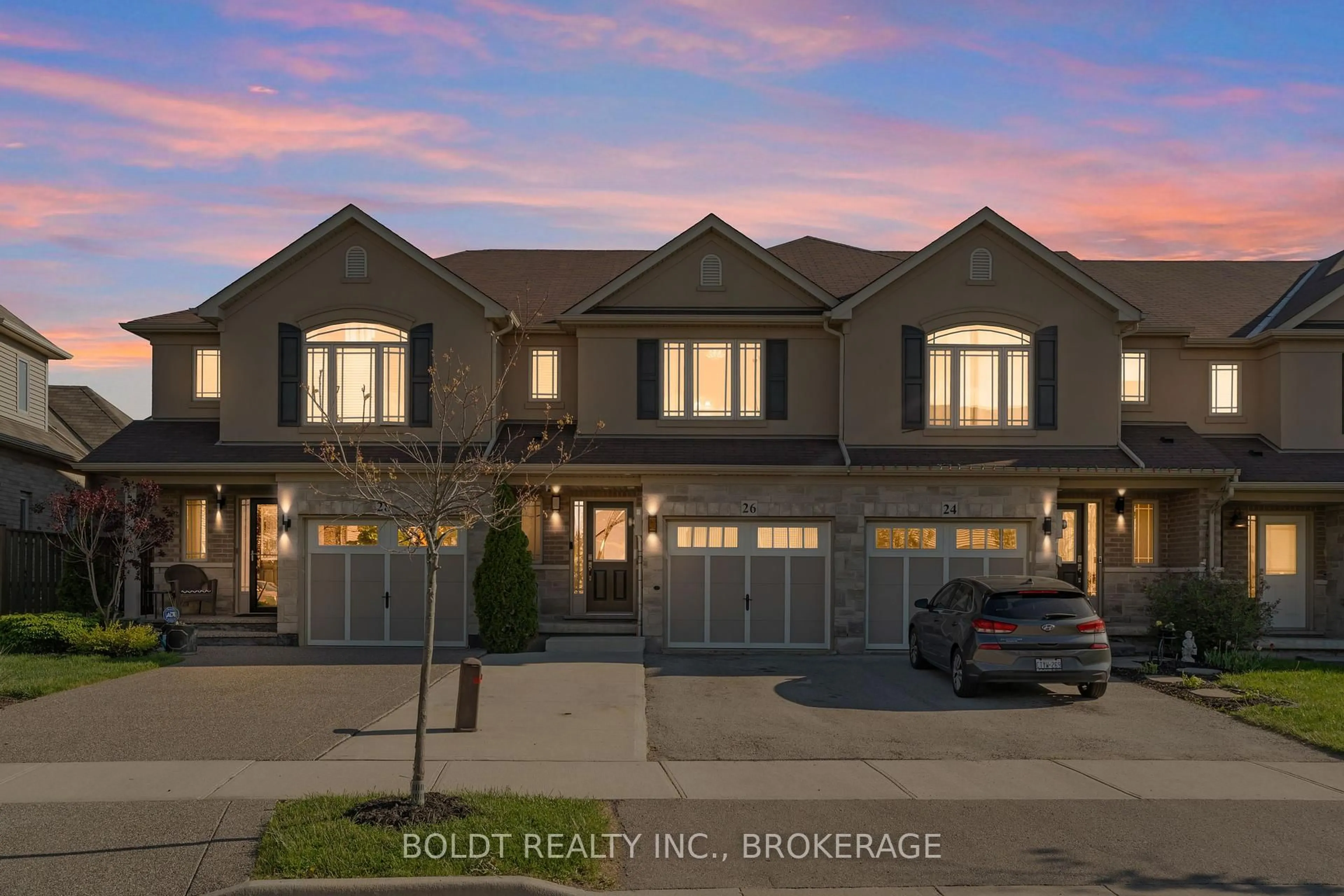 Unknown for 26 Dulgaren St, Hamilton Ontario L8W 3Y8