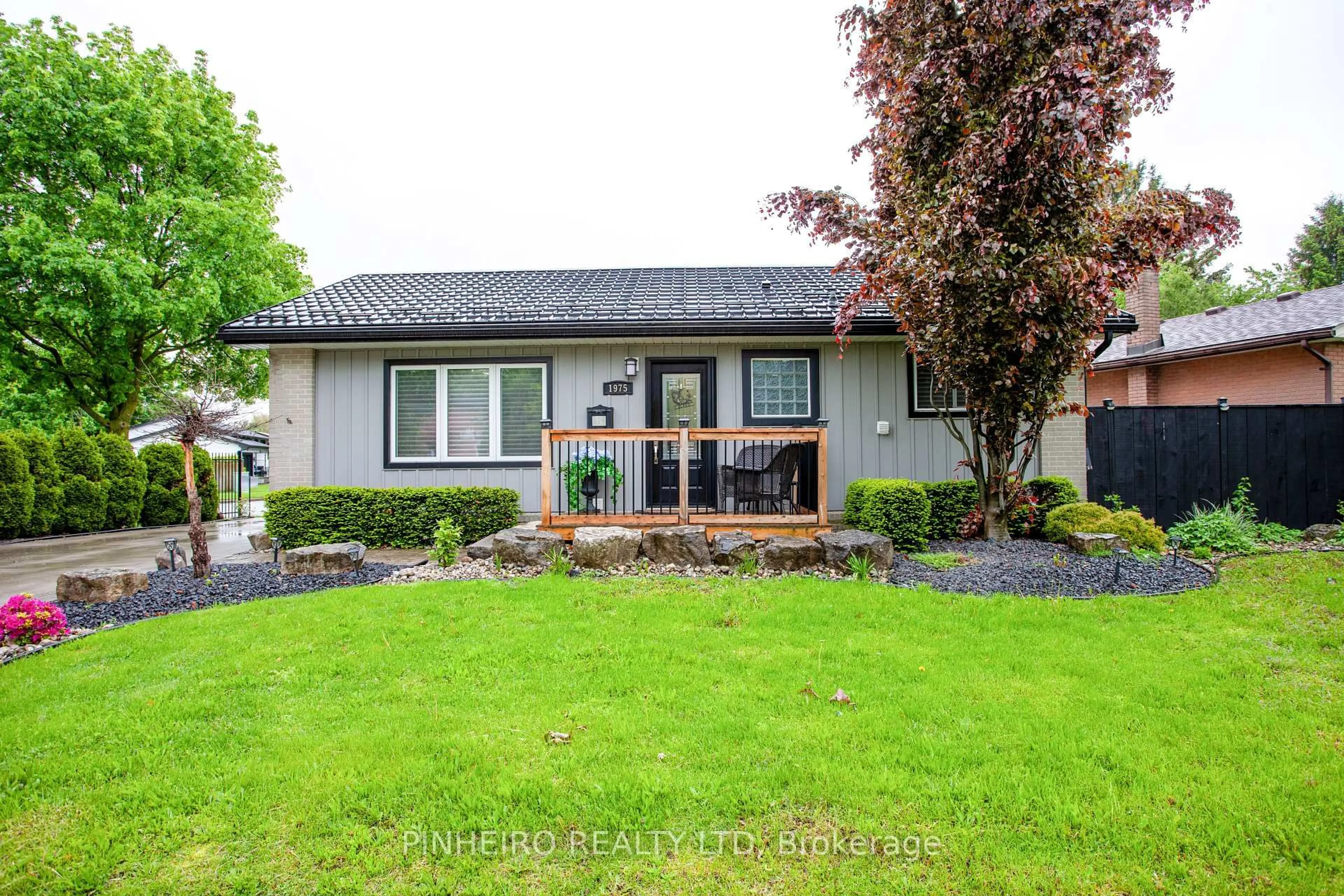 Unknown for 1975 Royal Cres, London East Ontario N5V 1N6