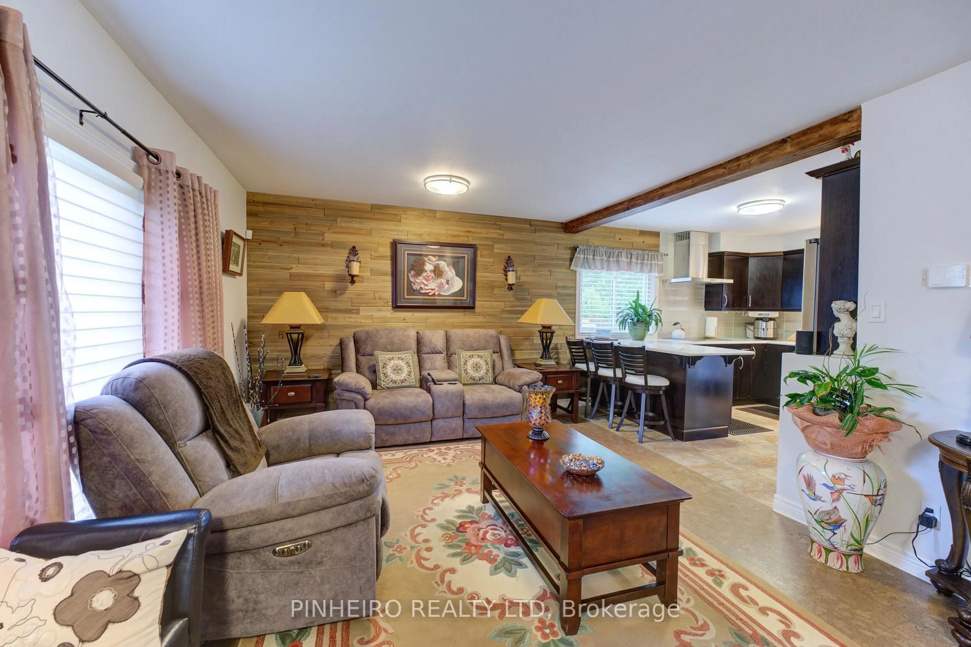 Living room with furniture, wood/laminate floor for 1975 Royal Cres, London East Ontario N5V 1N6
