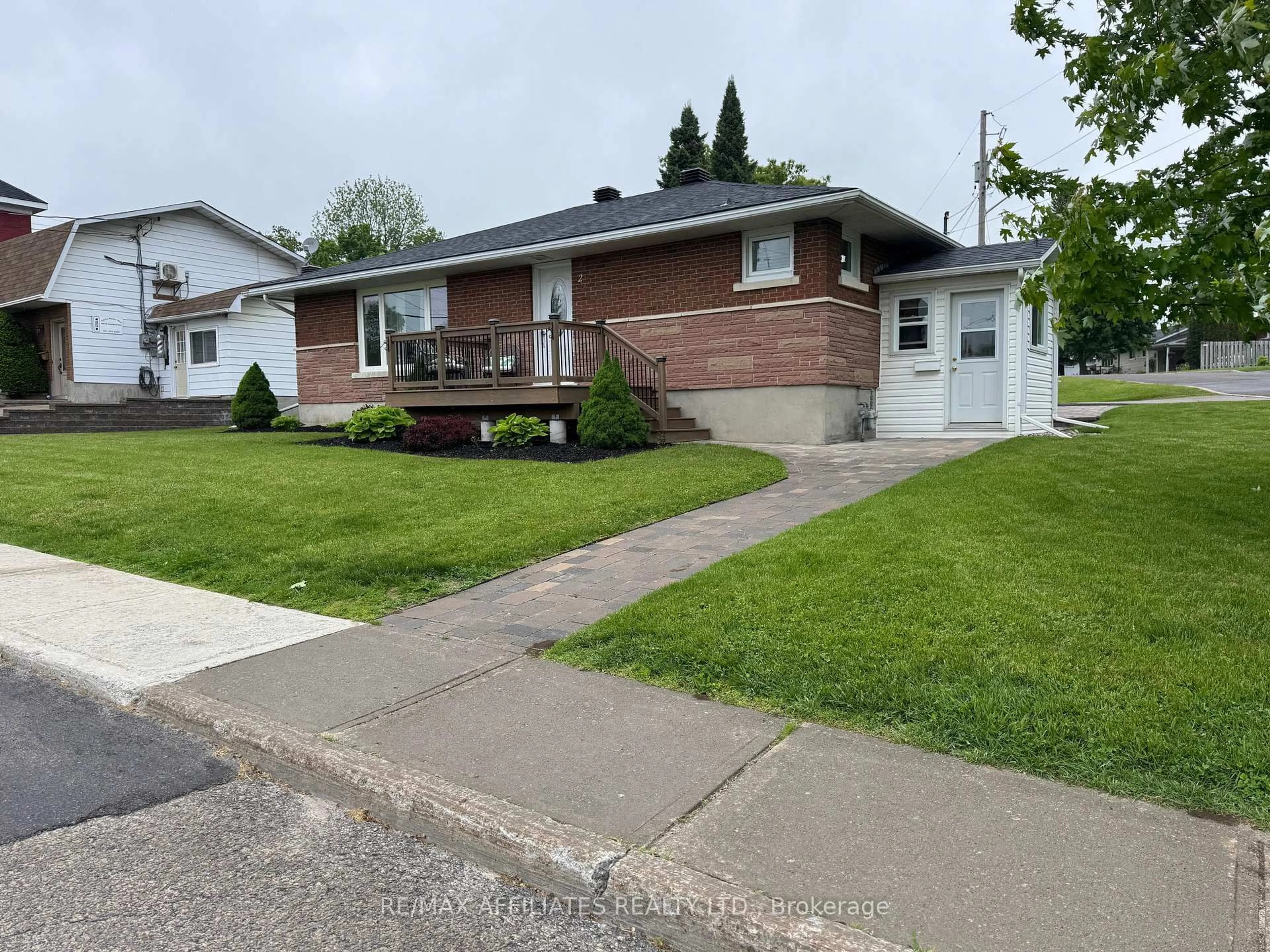 Unknown for 2 Philip St, Smiths Falls Ontario K7A 3L6