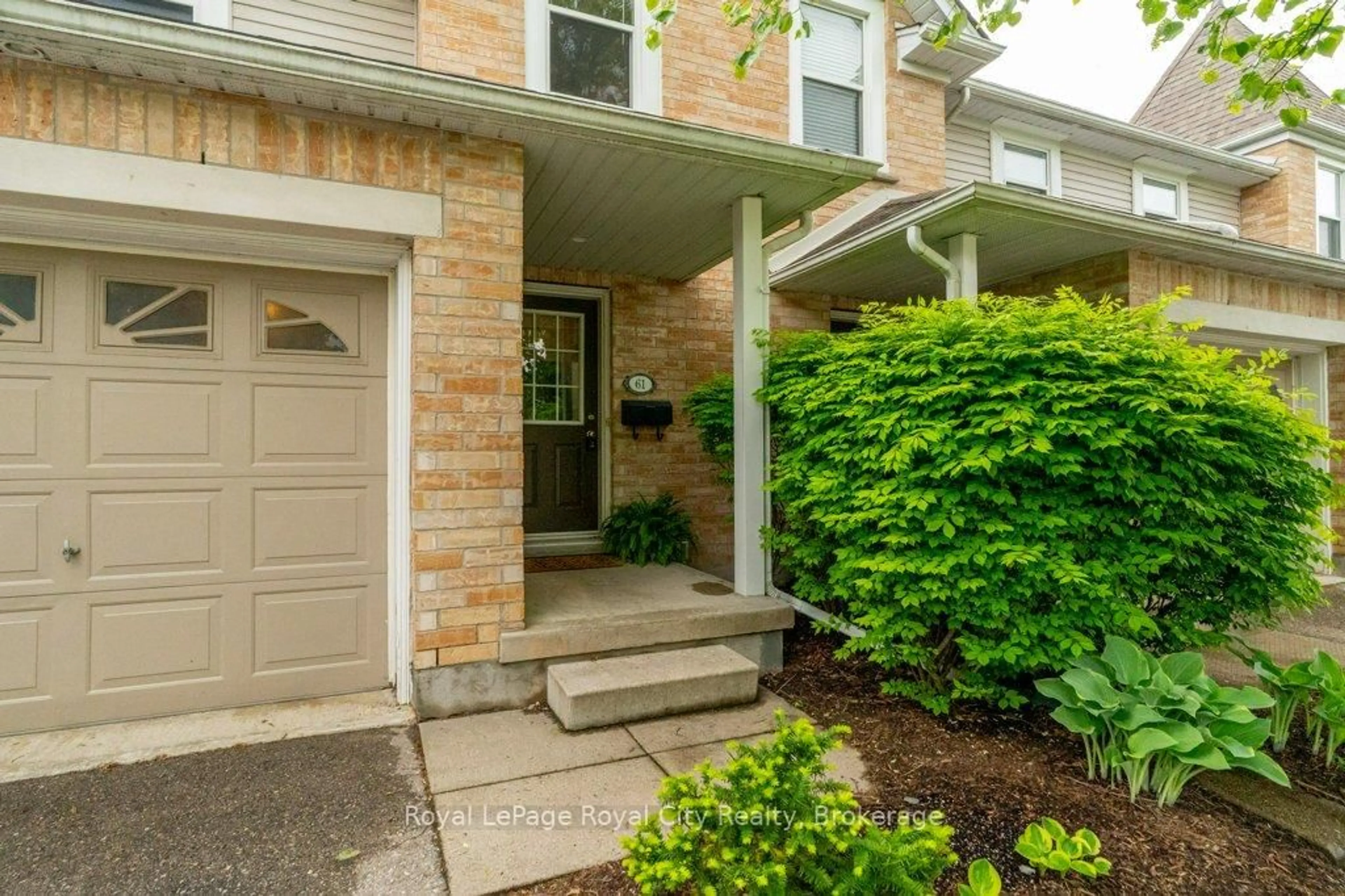 Indoor entryway for 240 London Rd #61, Guelph Ontario N1H 8N8