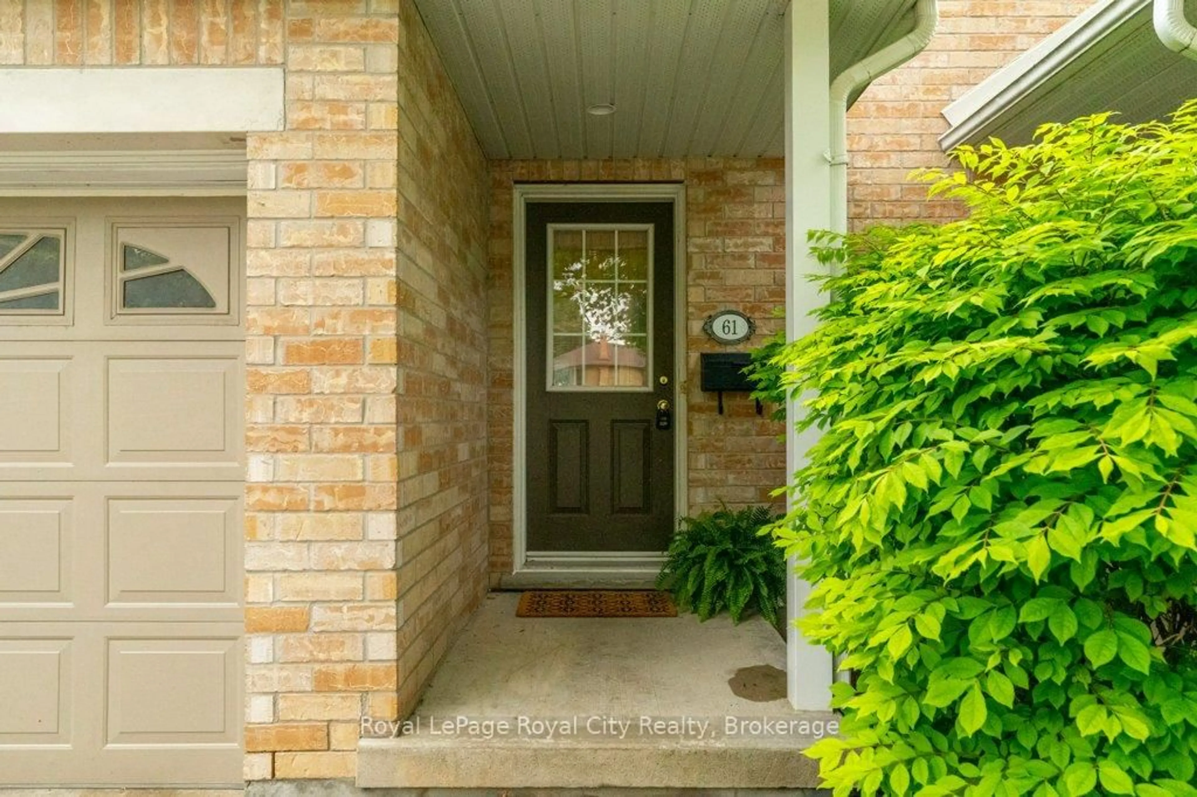 Indoor entryway for 240 London Rd #61, Guelph Ontario N1H 8N8