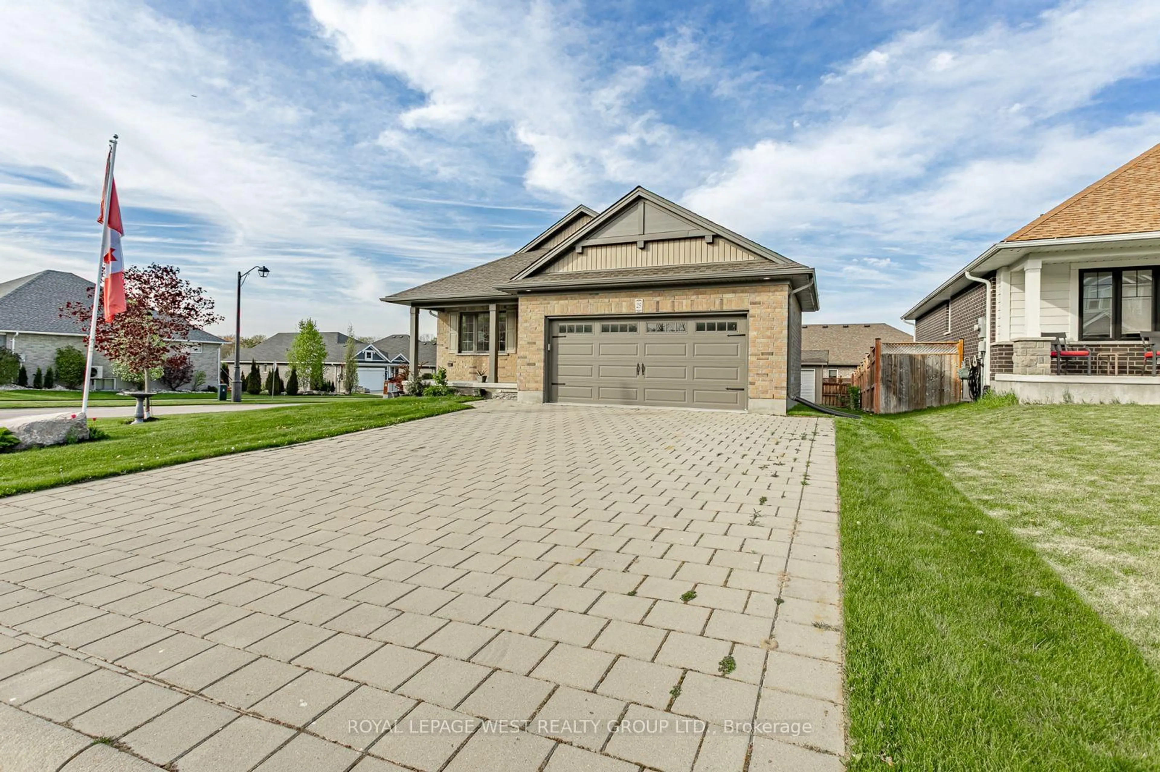 Home with brick exterior material, street for 25 Hollingshead Rd, Ingersoll Ontario N5C 1B5