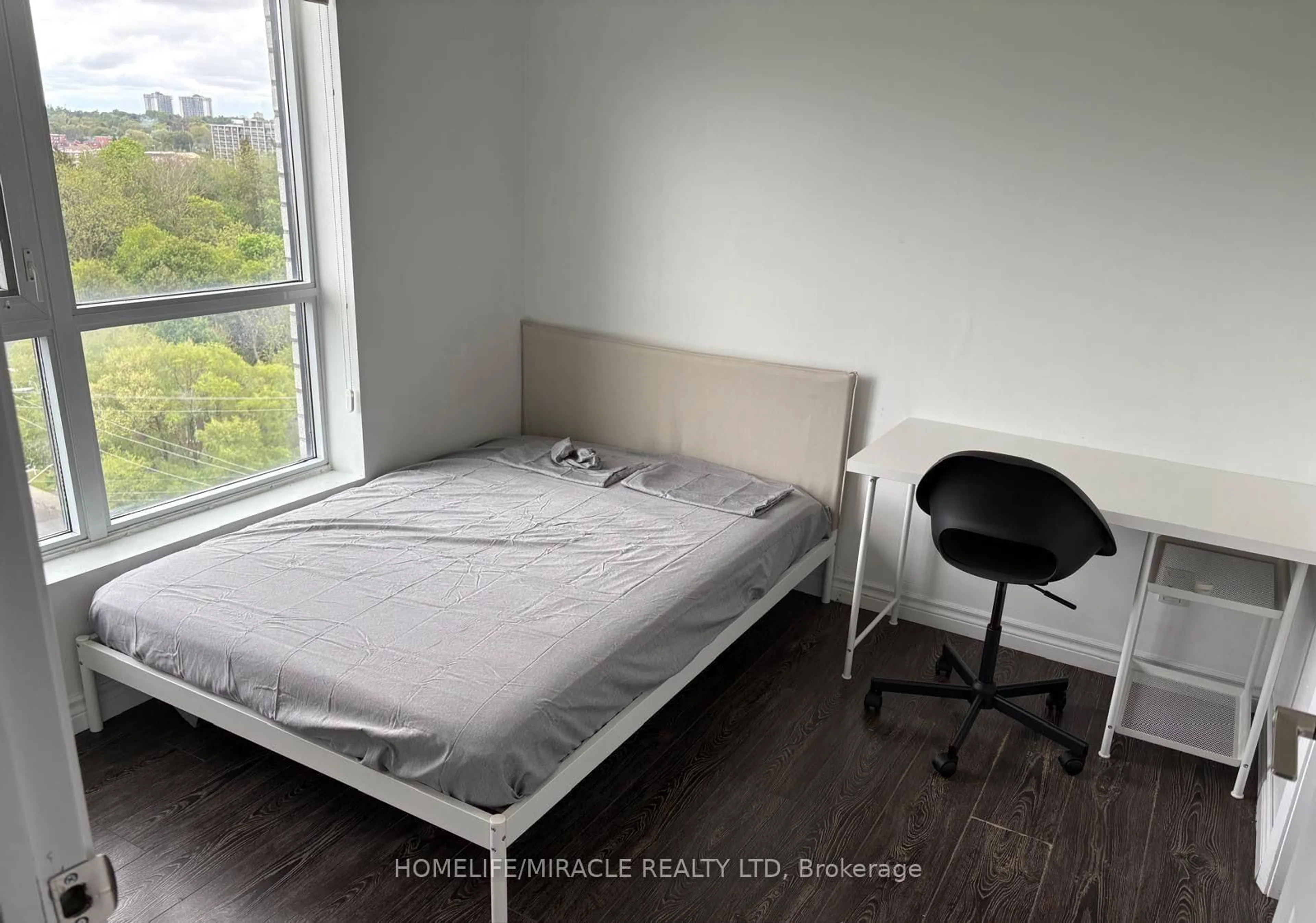 A pic of a room for 158 King St #[Tower-2] 903, Waterloo Ontario N2J 0E5