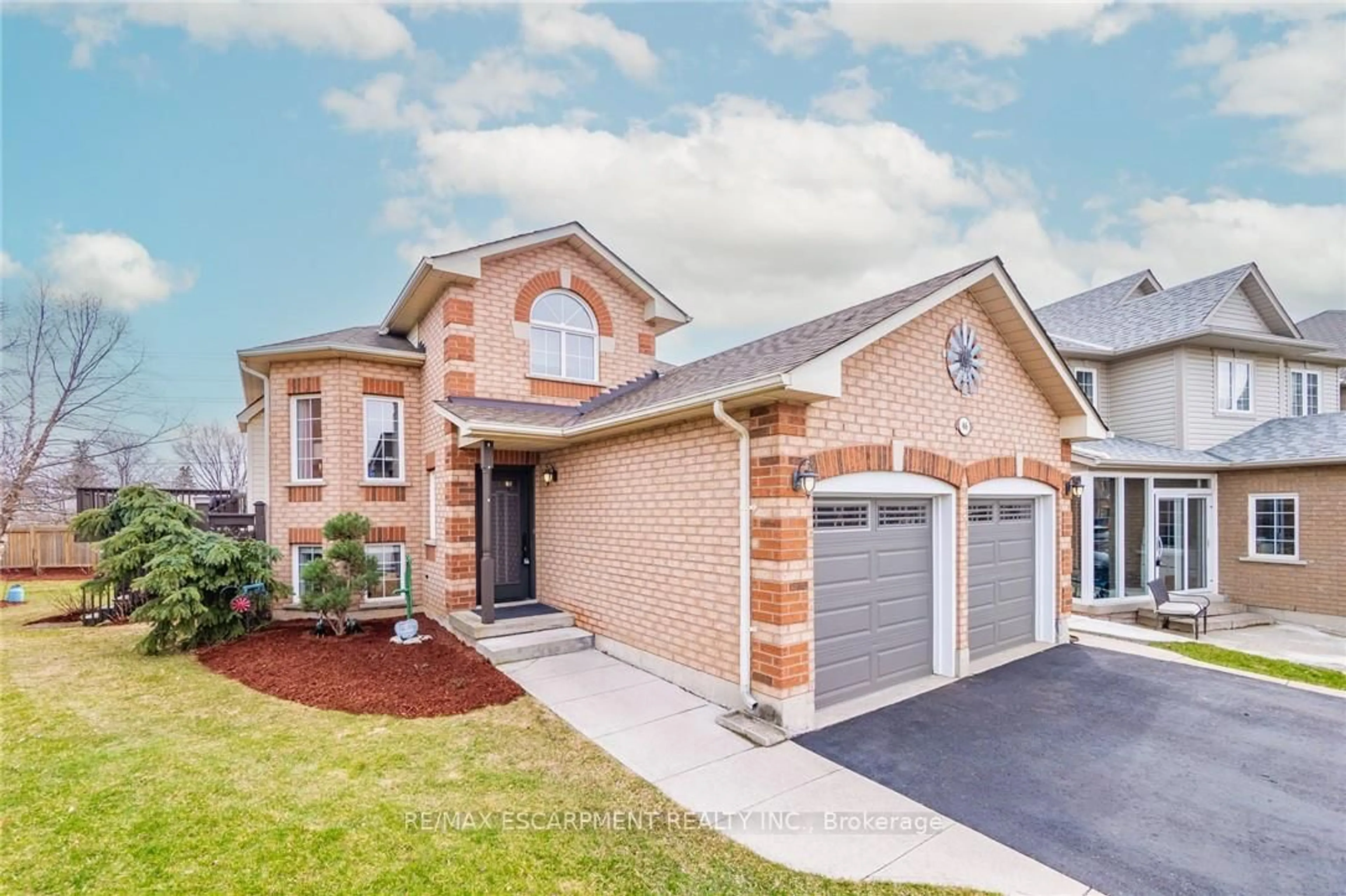 Home with brick exterior material, street for 46 Pentland Rd, Hamilton Ontario L8B 0P7