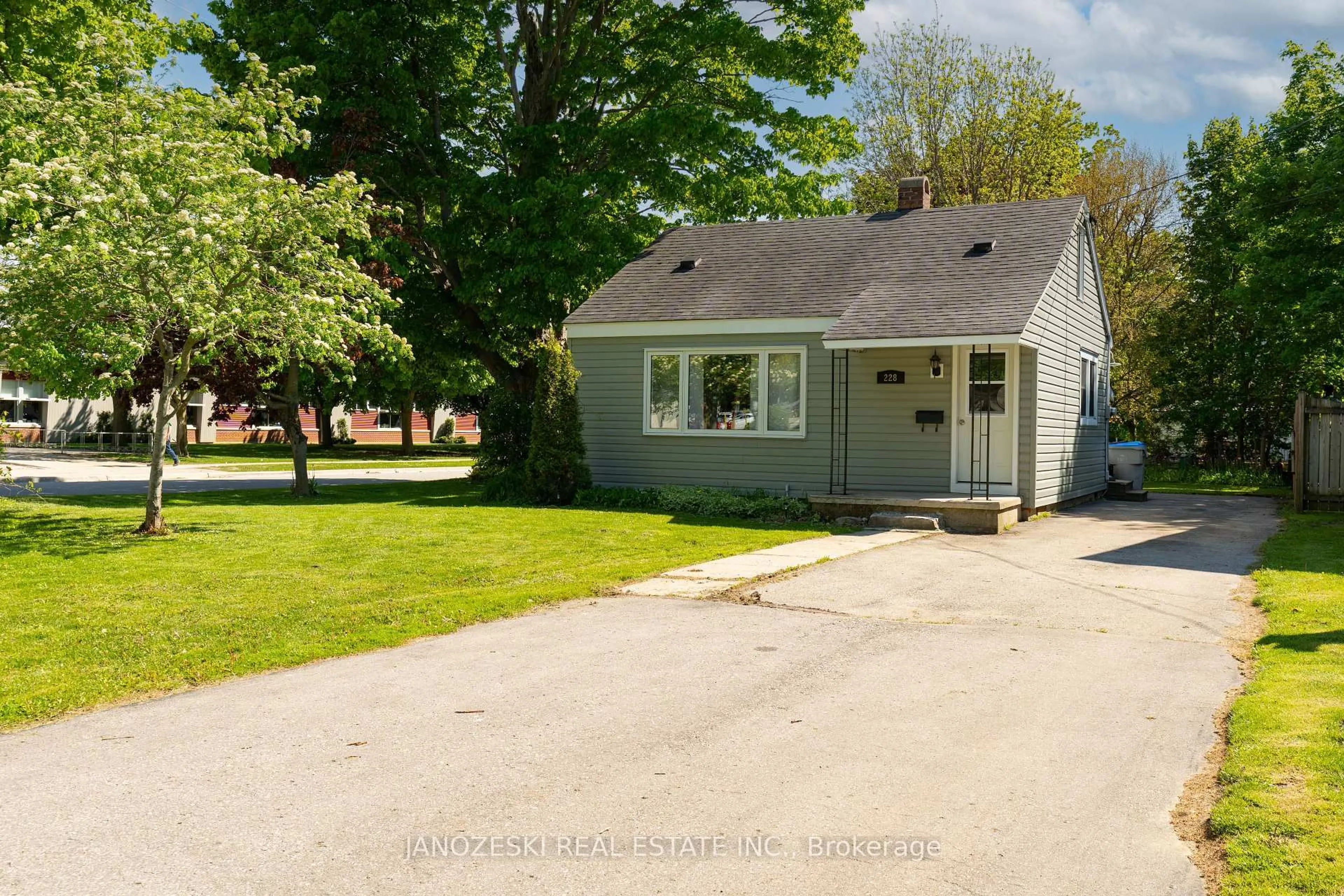 A pic from outside/outdoor area/front of a property/back of a property/a pic from drone, street for 228 Princess St, Central Huron Ontario N0M 1L0