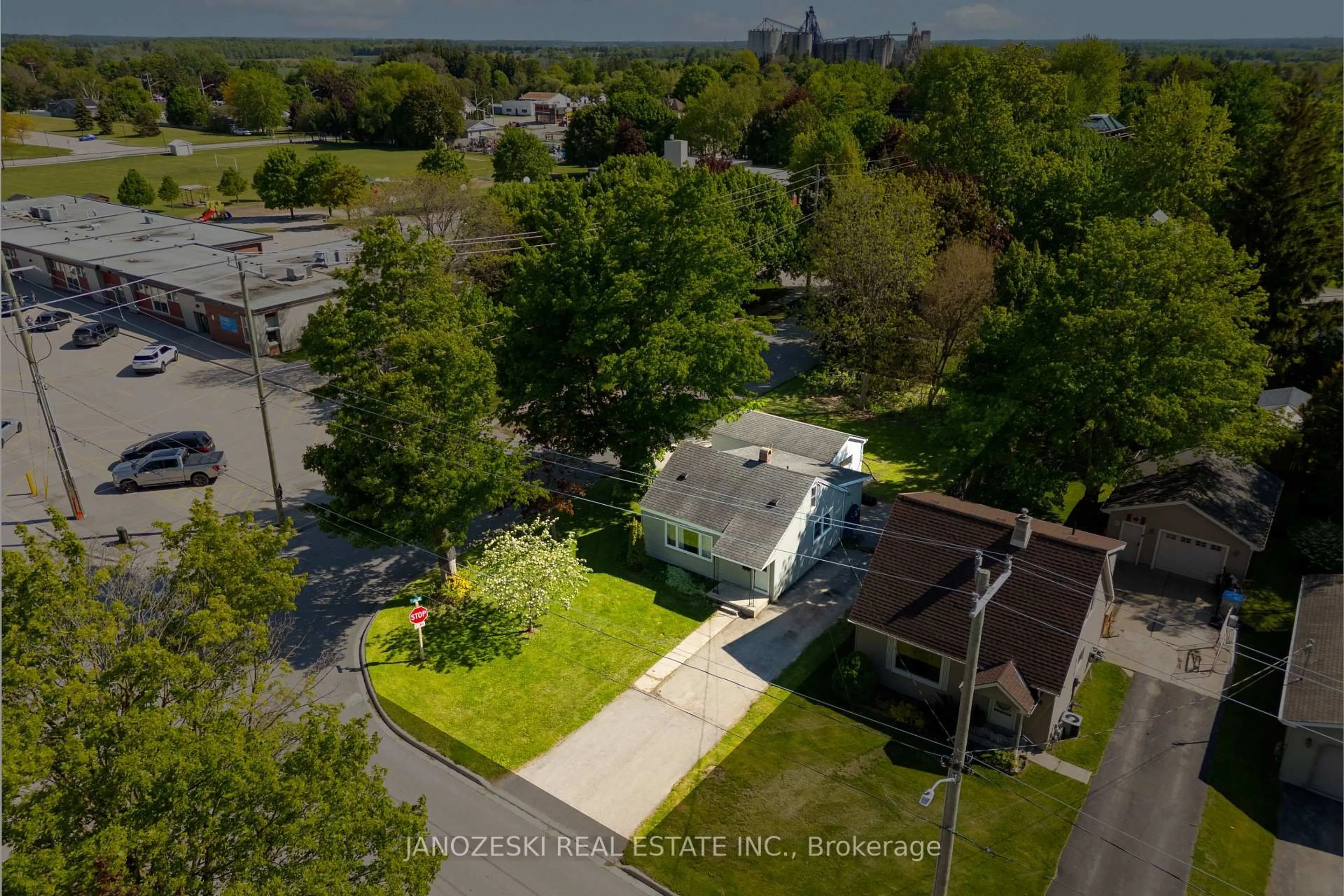 A pic from outside/outdoor area/front of a property/back of a property/a pic from drone, unknown for 228 Princess St, Central Huron Ontario N0M 1L0