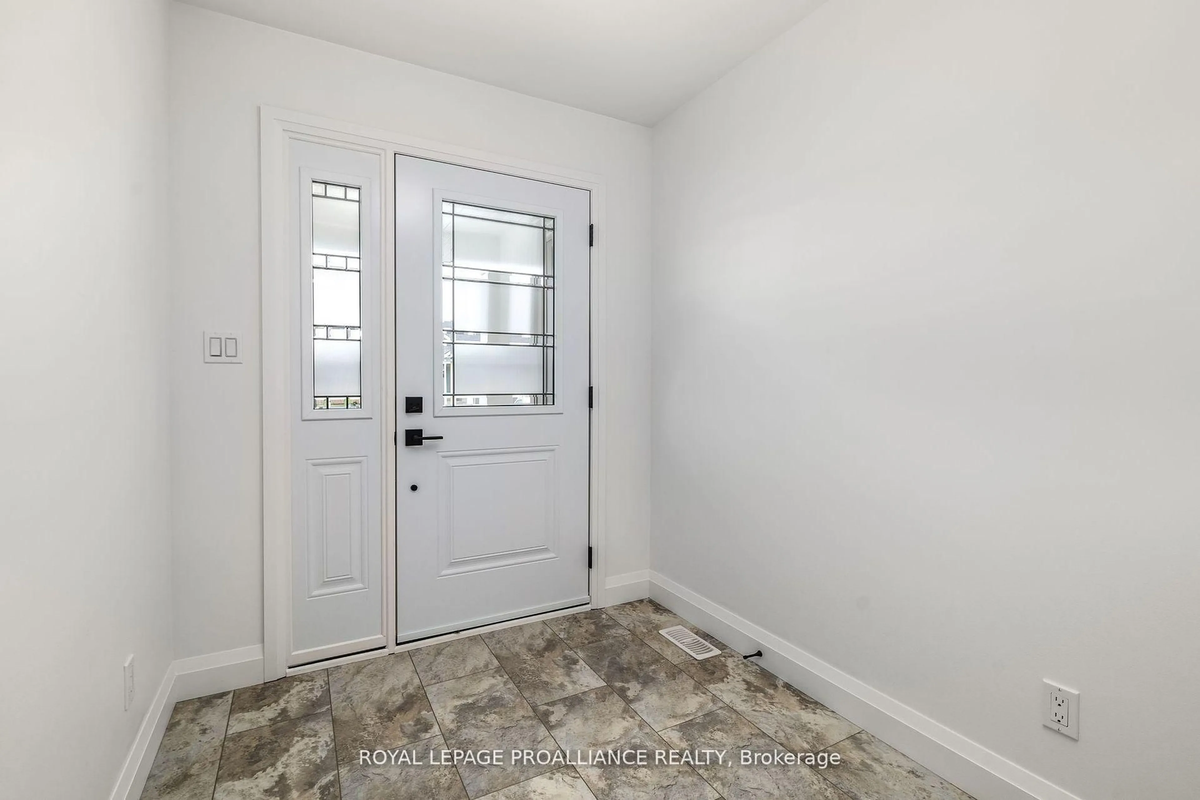 Indoor entryway for 72 Stirling Cres, Prince Edward County Ontario K0K 2T0