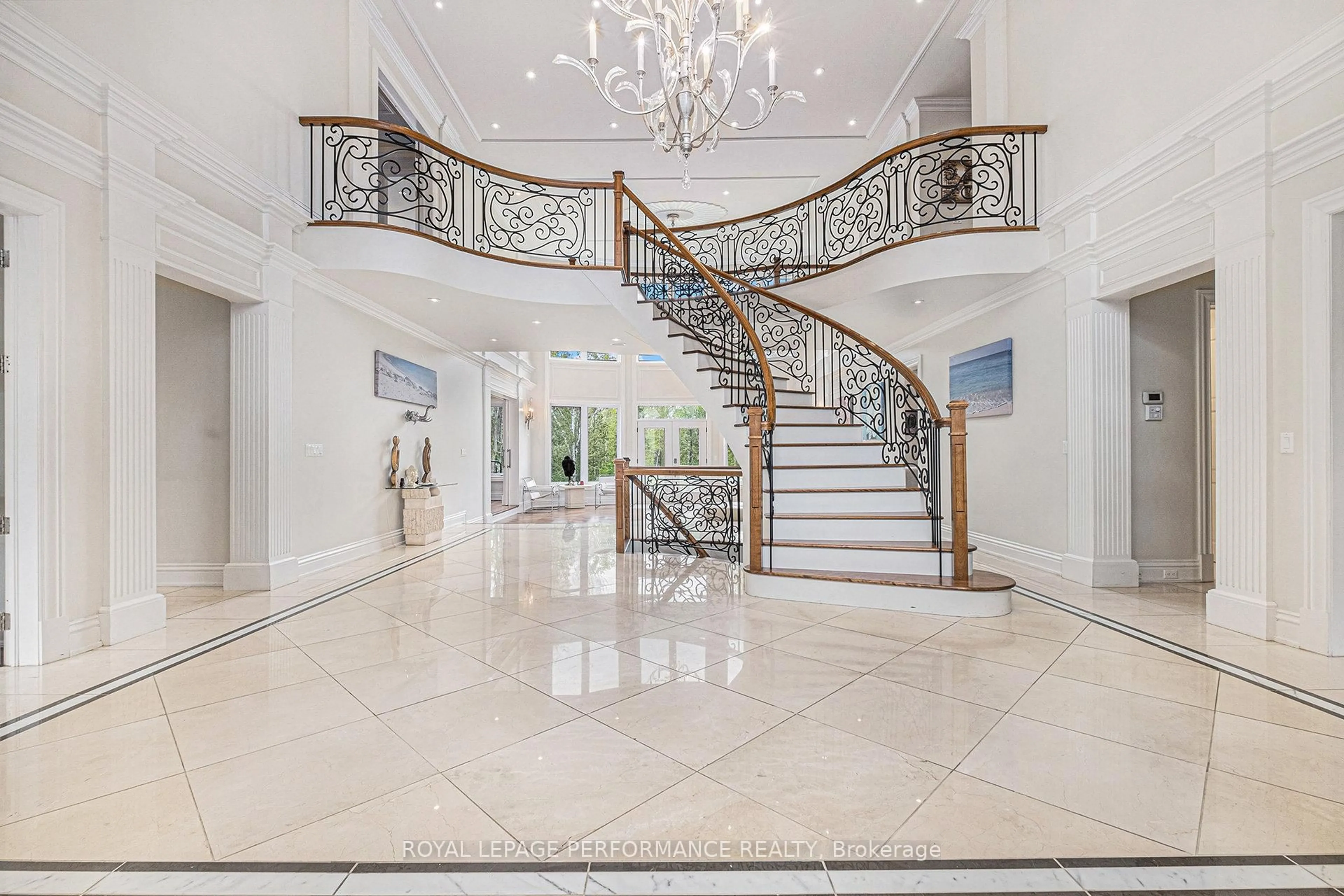 Indoor foyer for 1413 BLACKHORSE Crt, Manotick Ontario K4M 0A6