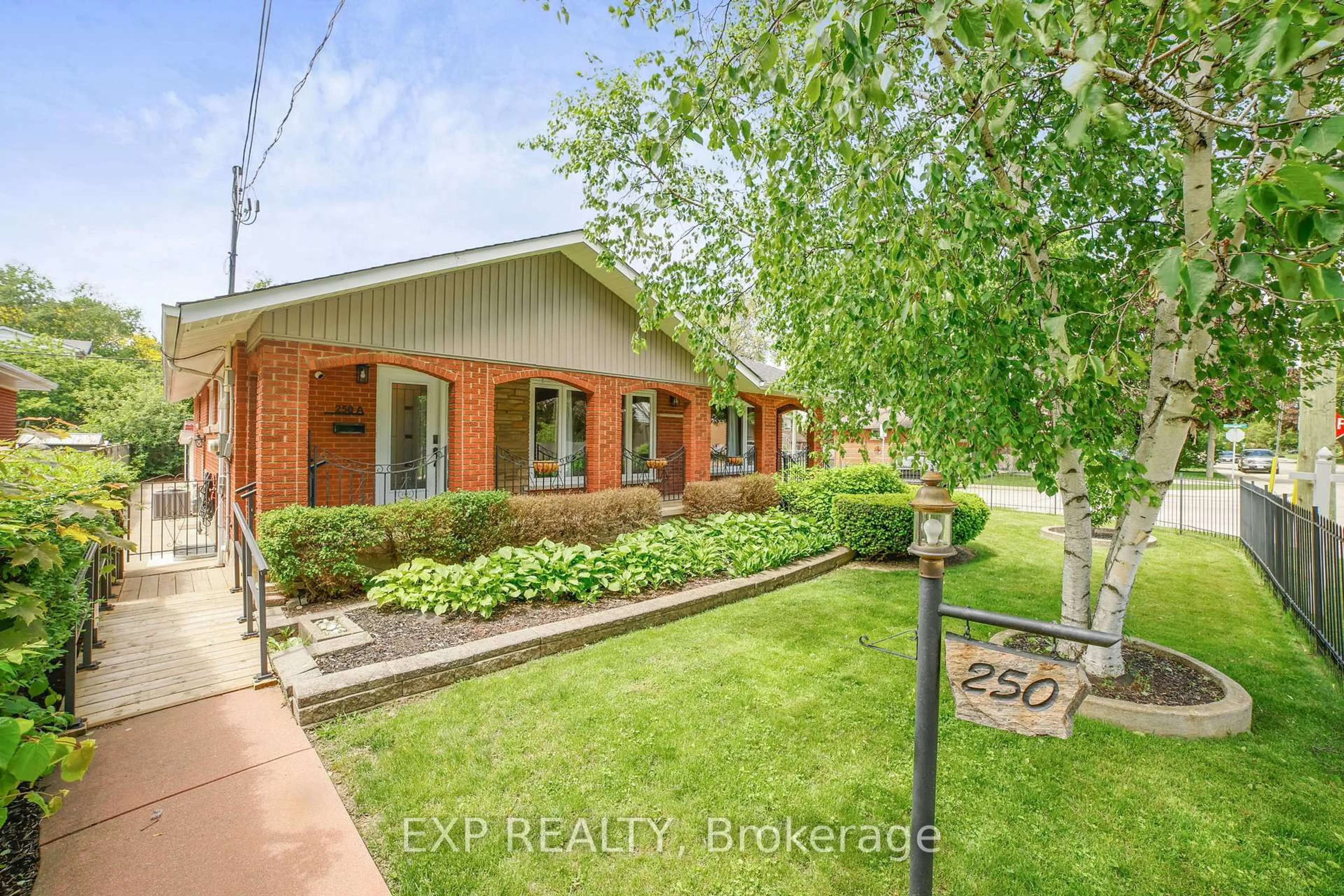 Unknown for 250 West 31st St, Hamilton Ontario L9C 5G4