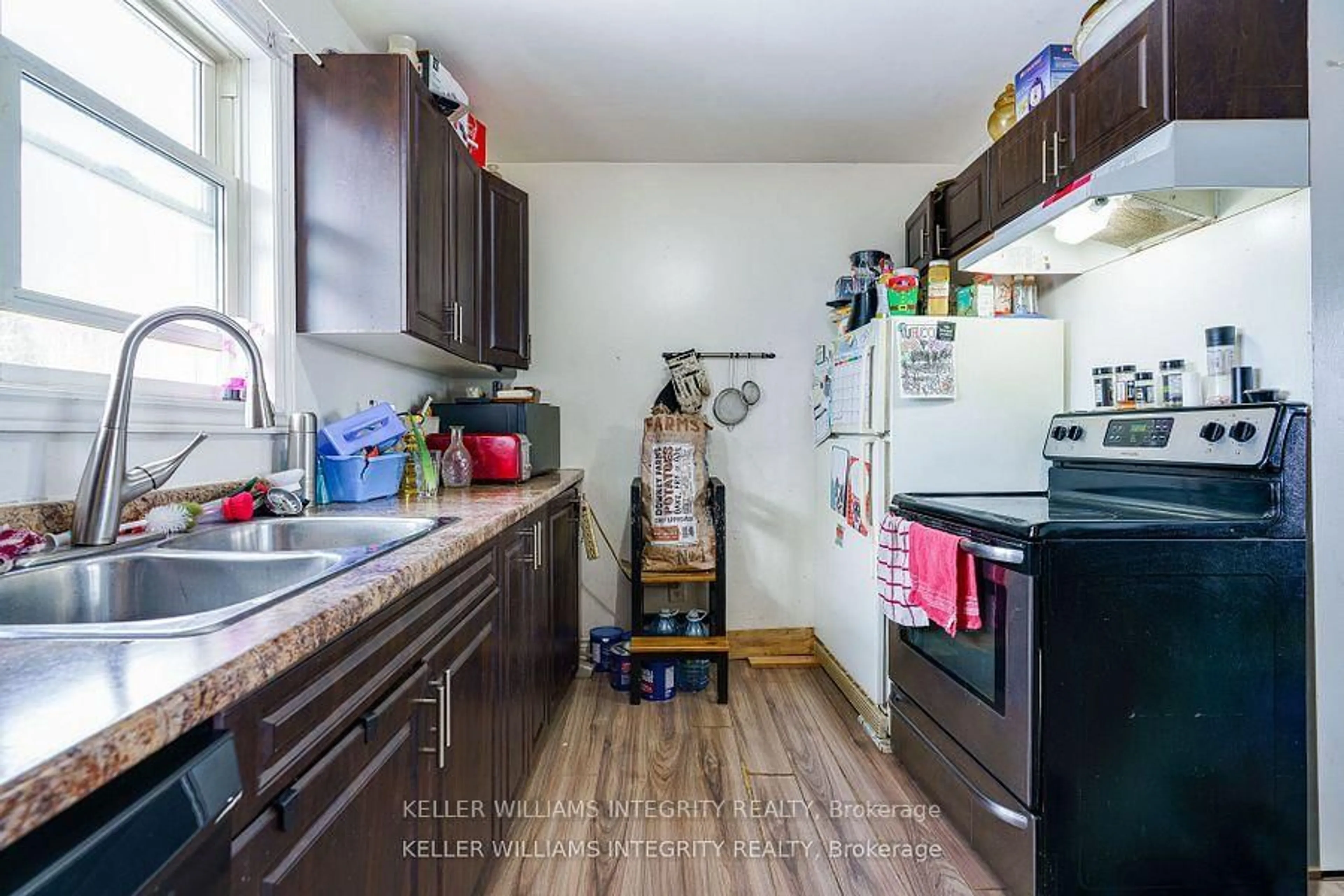 Standard kitchen, unknown for 1204-1206 Caswell Cres, Cornwall Ontario K6J 4V6