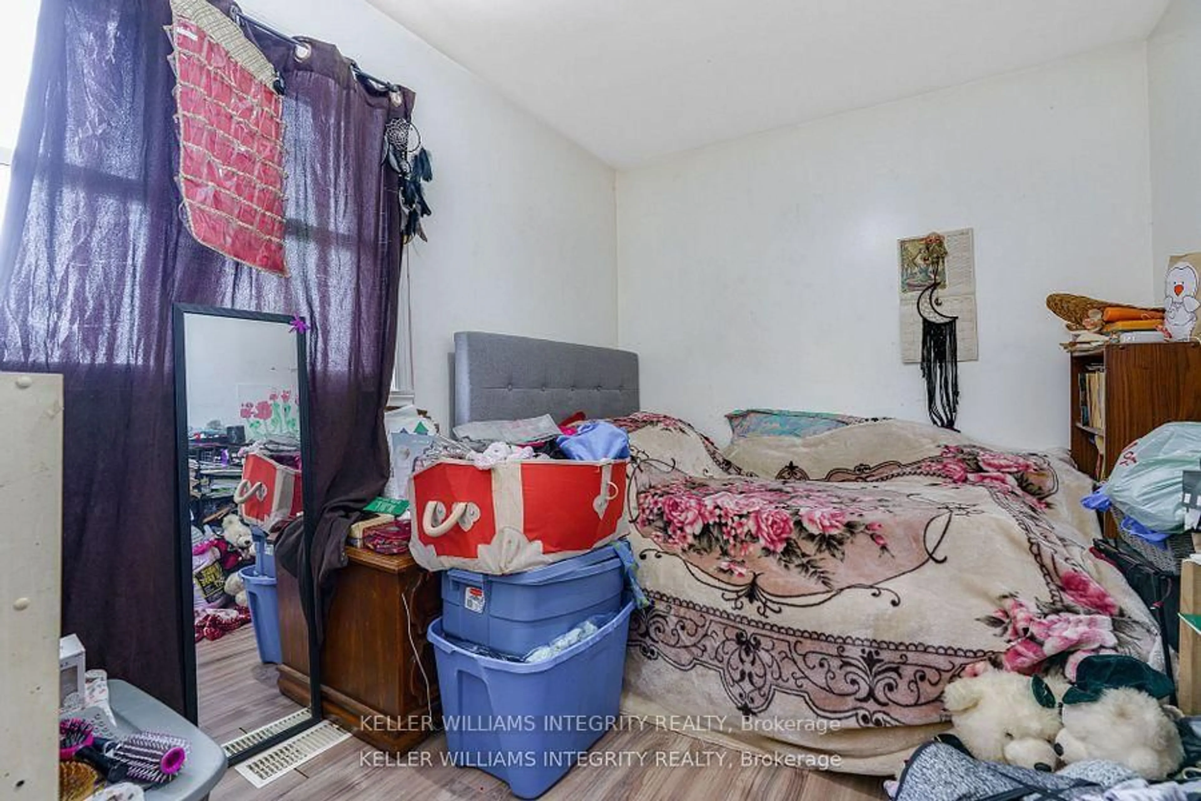 A pic of a room for 1204-1206 Caswell Cres, Cornwall Ontario K6J 4V6
