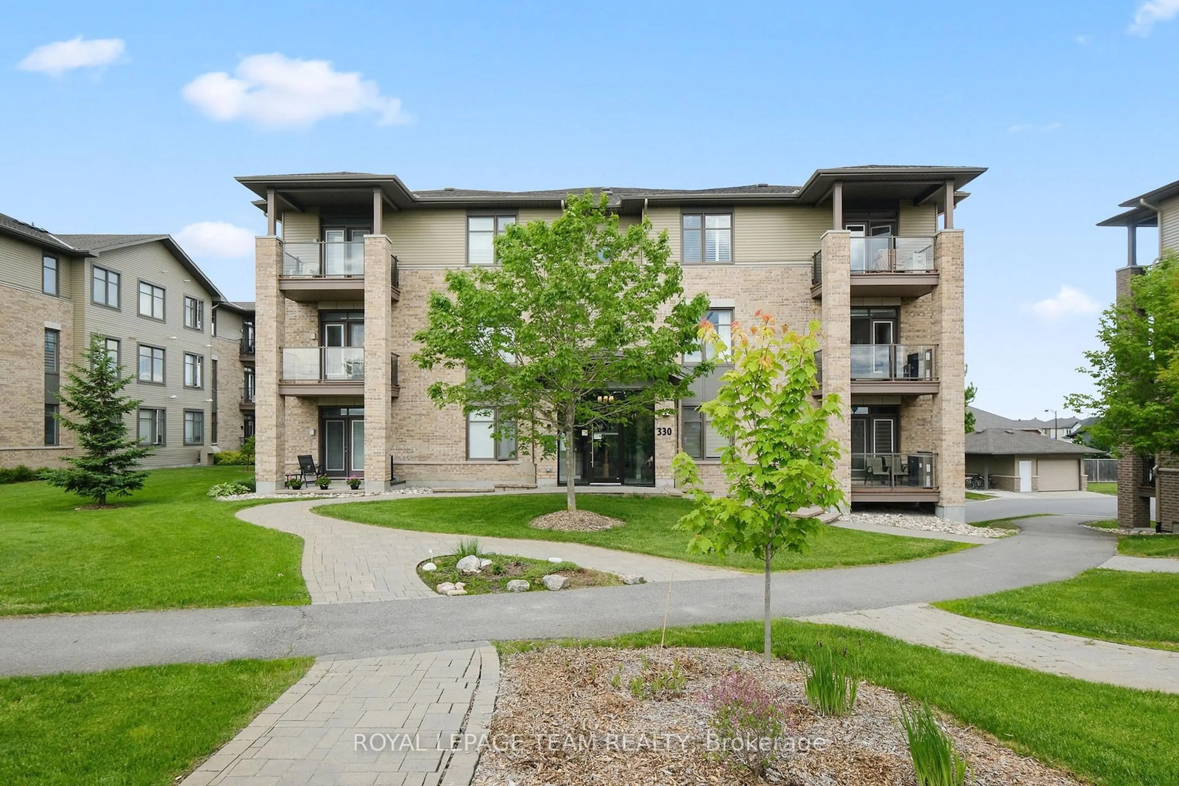 Patio, building for 330 Jatoba Private #201, Ottawa Ontario K2V 0E7