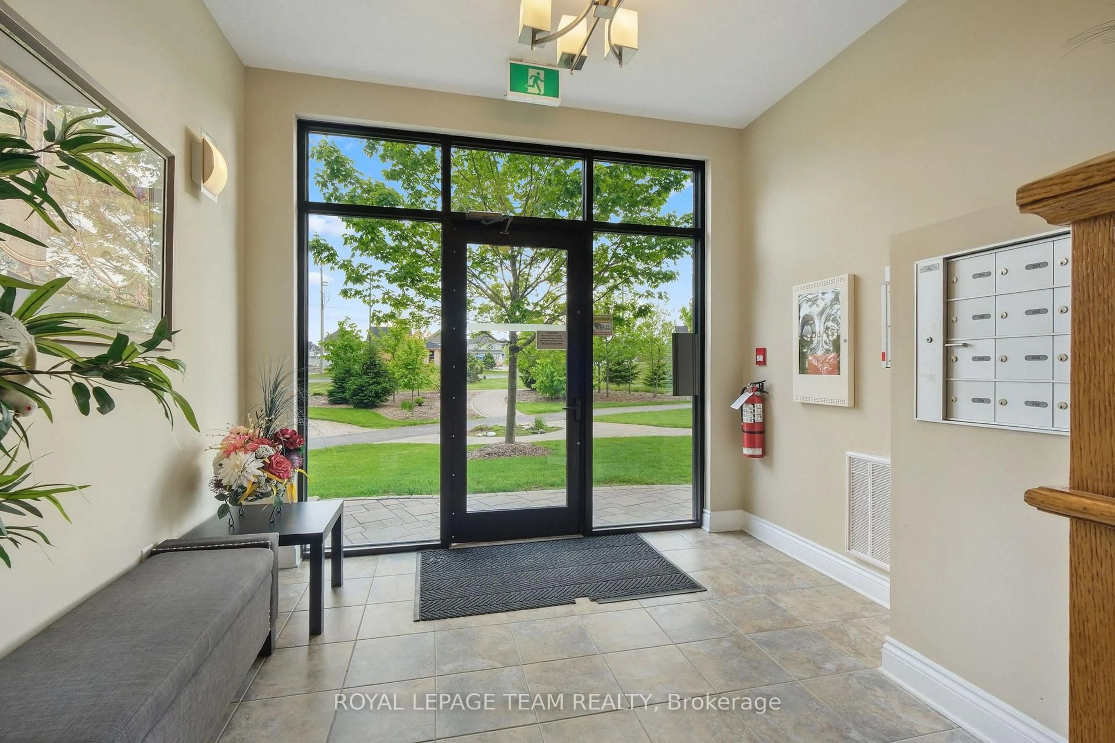 Indoor entryway for 330 Jatoba Private #201, Ottawa Ontario K2V 0E7