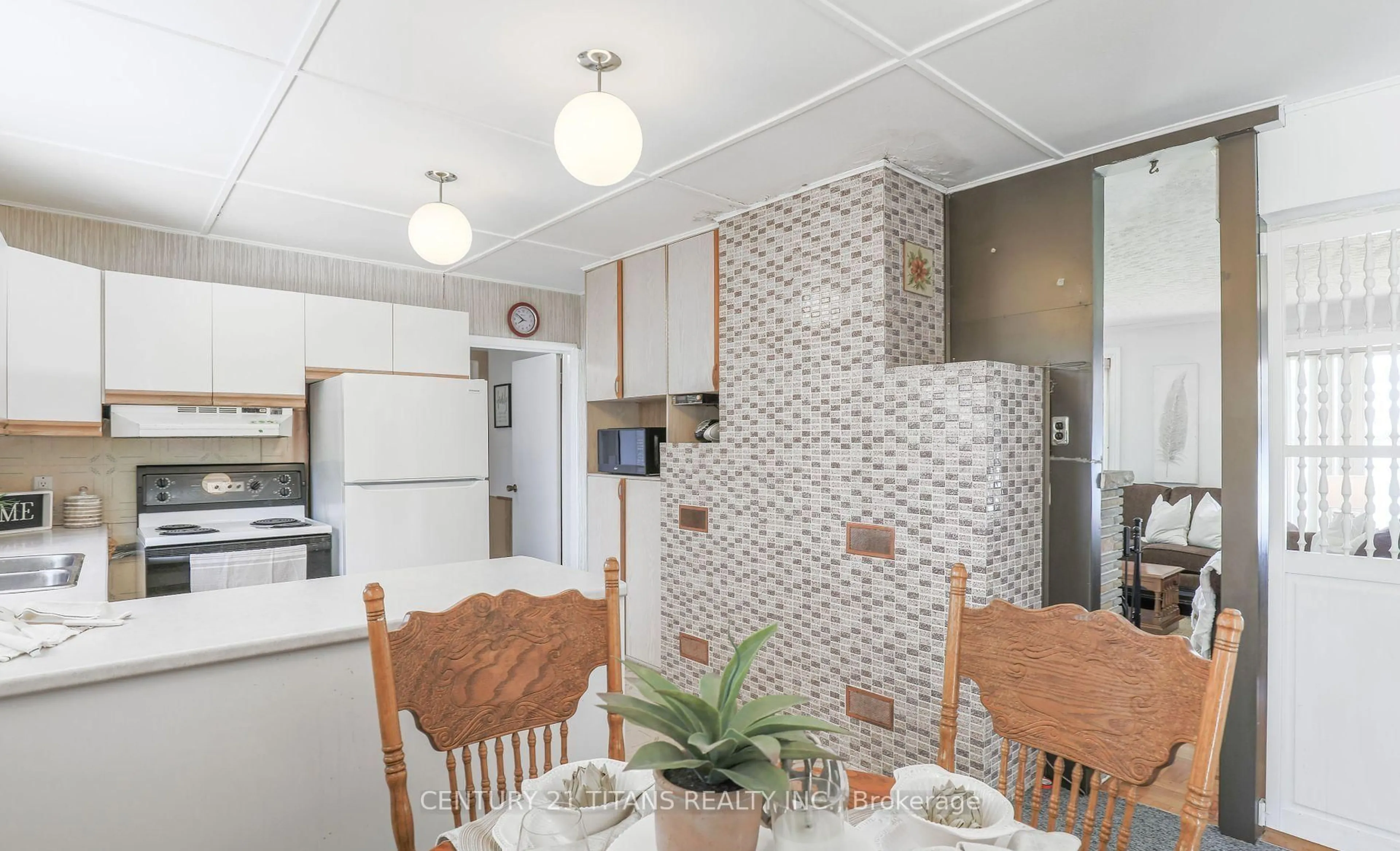 Open concept kitchen, ceramic/tile floor for 21 Glassford Rd, Kawartha Lakes Ontario K0M 2C0