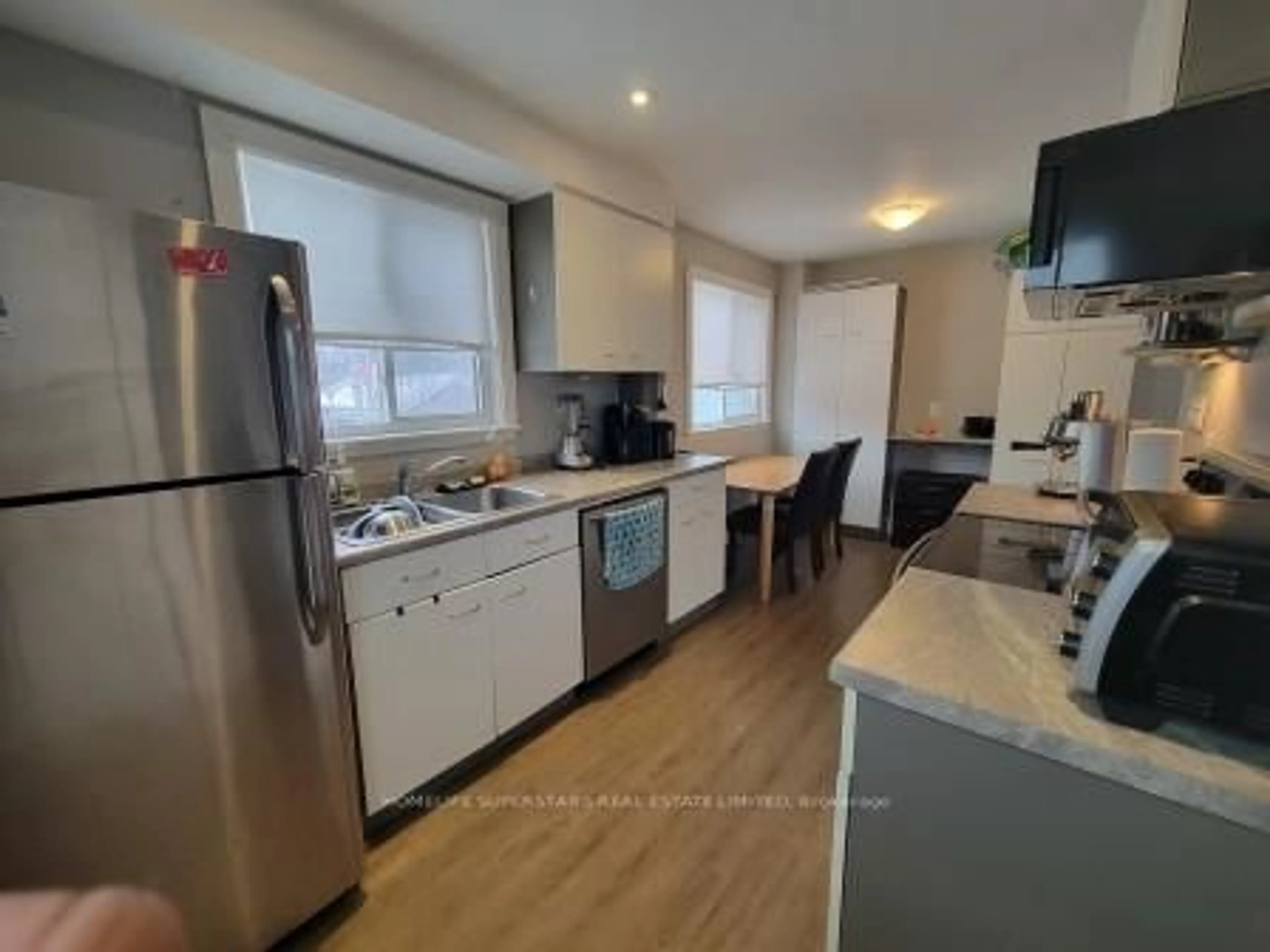 Standard kitchen, wood/laminate floor for 275 Raglan Rd, Kingston Ontario K7K 1L7