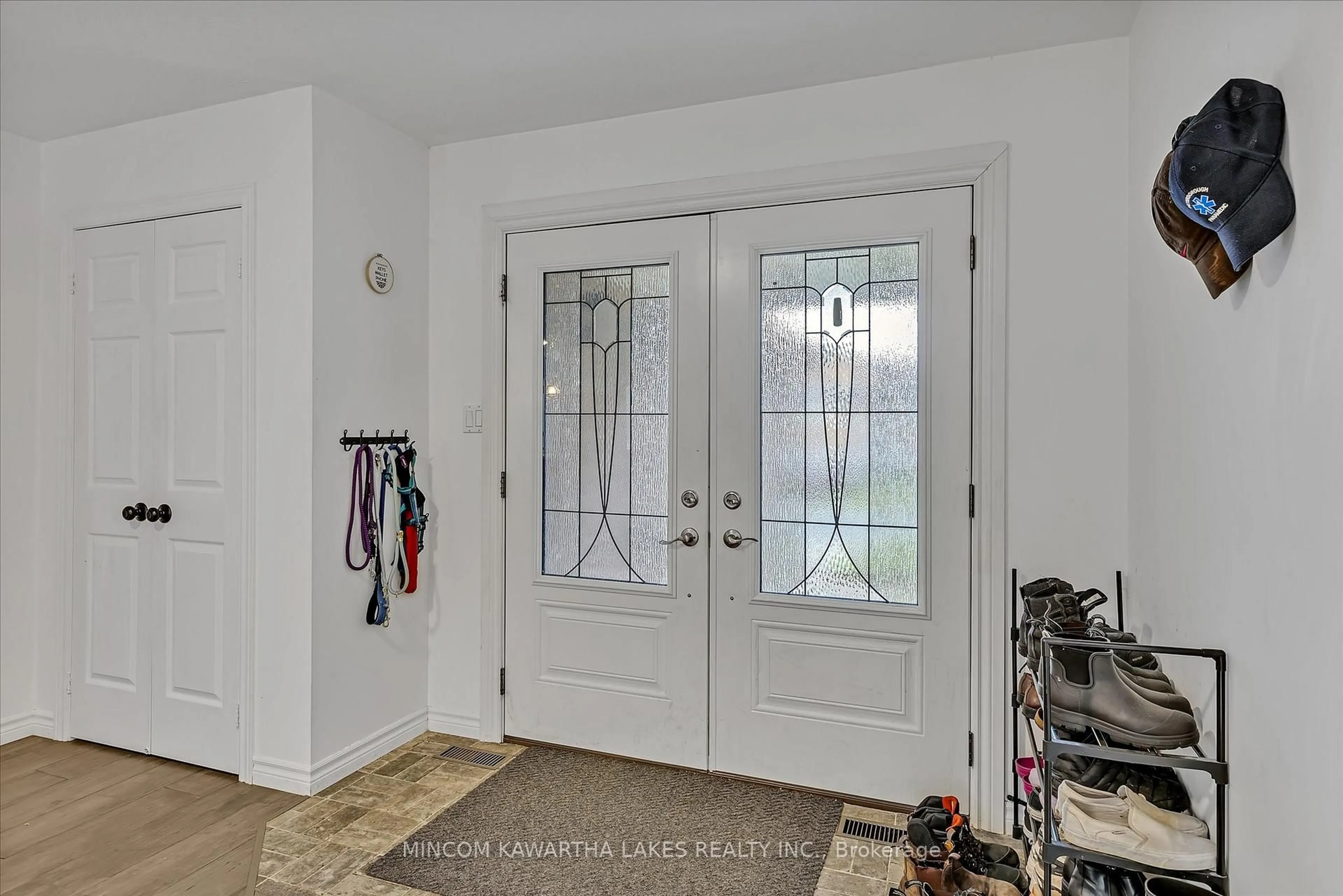 Indoor entryway for 557 Westman Ave, Peterborough West Ontario K9K 2E6