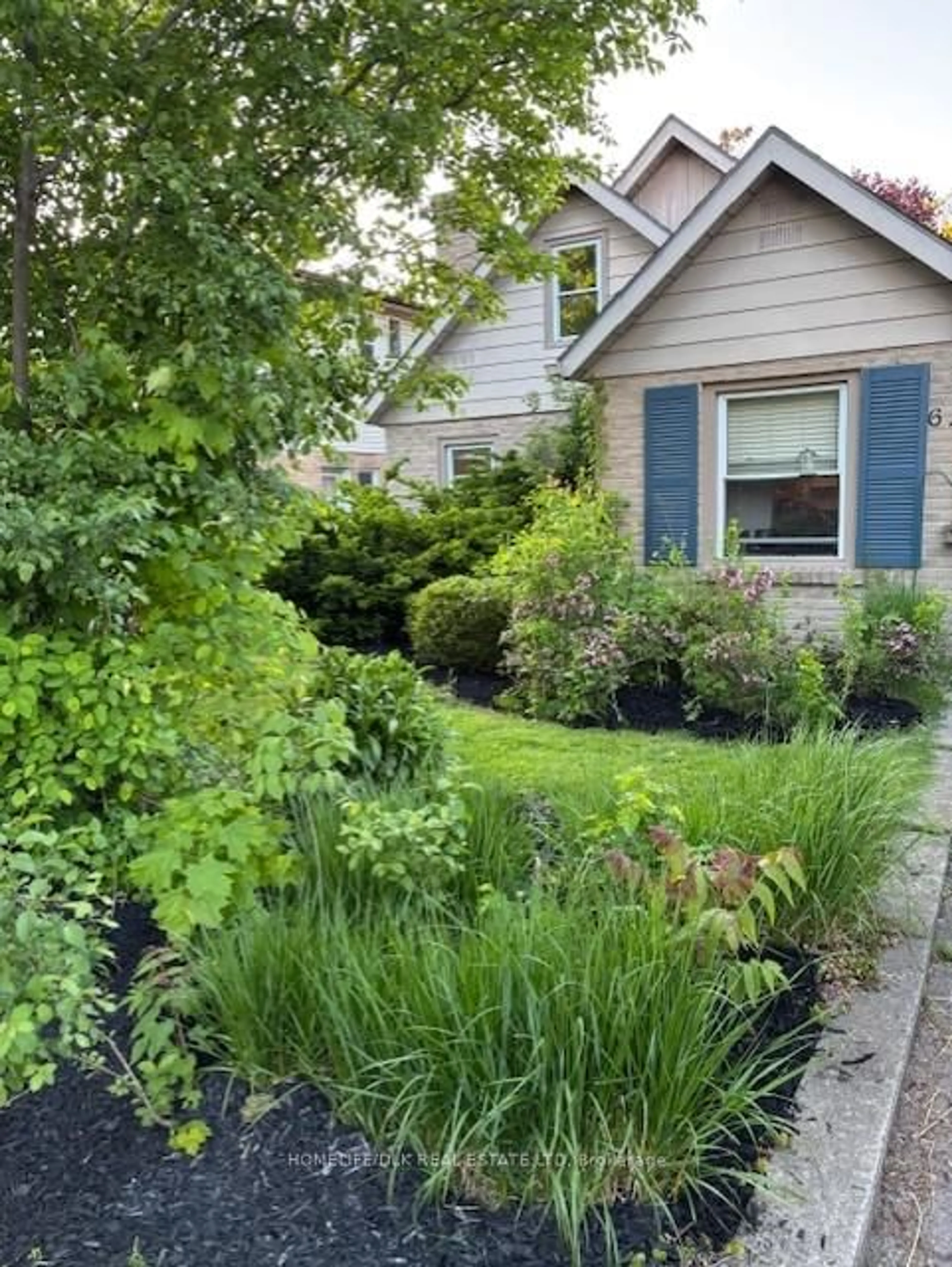 Unknown for 644 Grosvenor St, London East Ontario N5Y 3T4