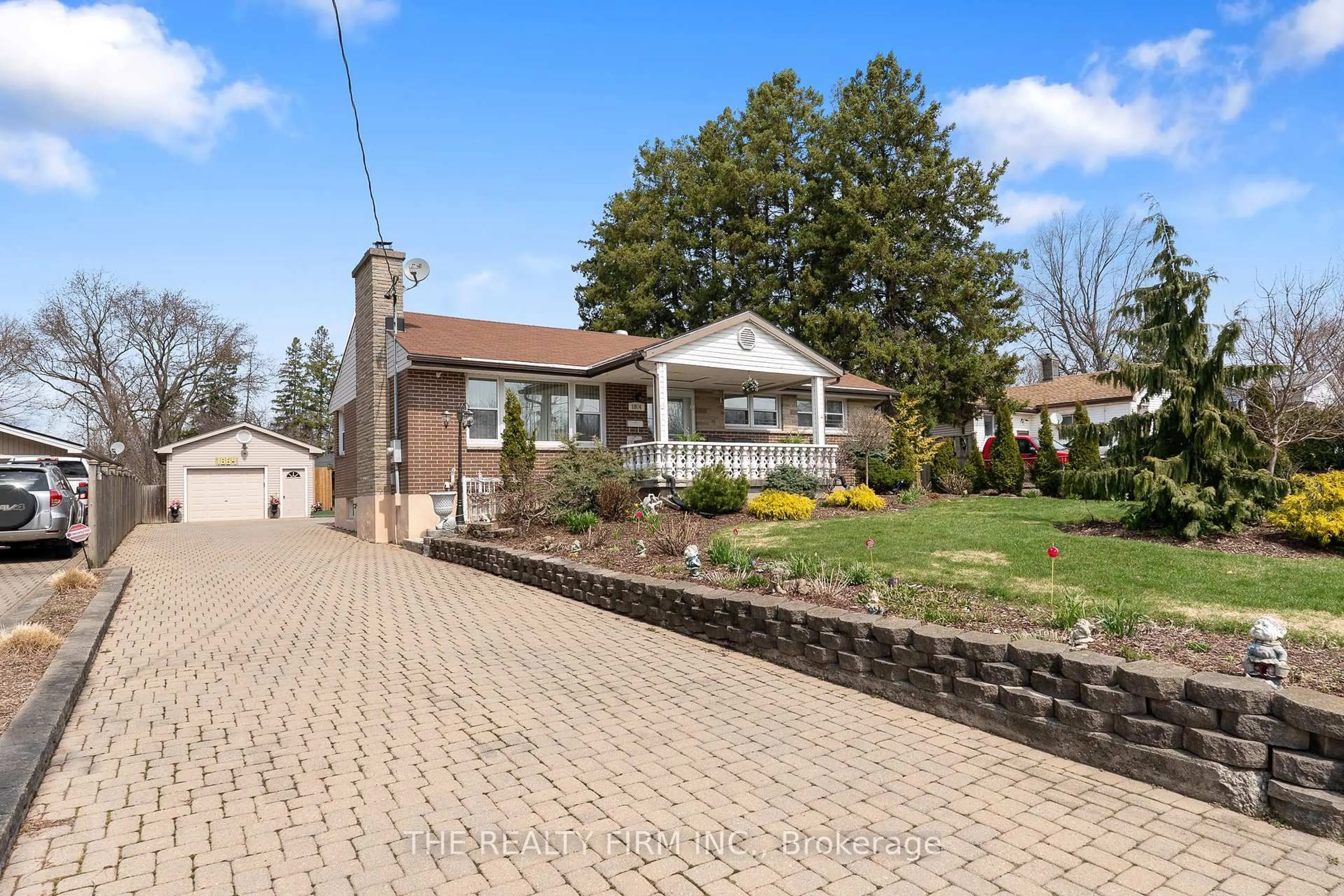 Unknown for 1864 Parkhurst Ave, London East Ontario N5V 2C3