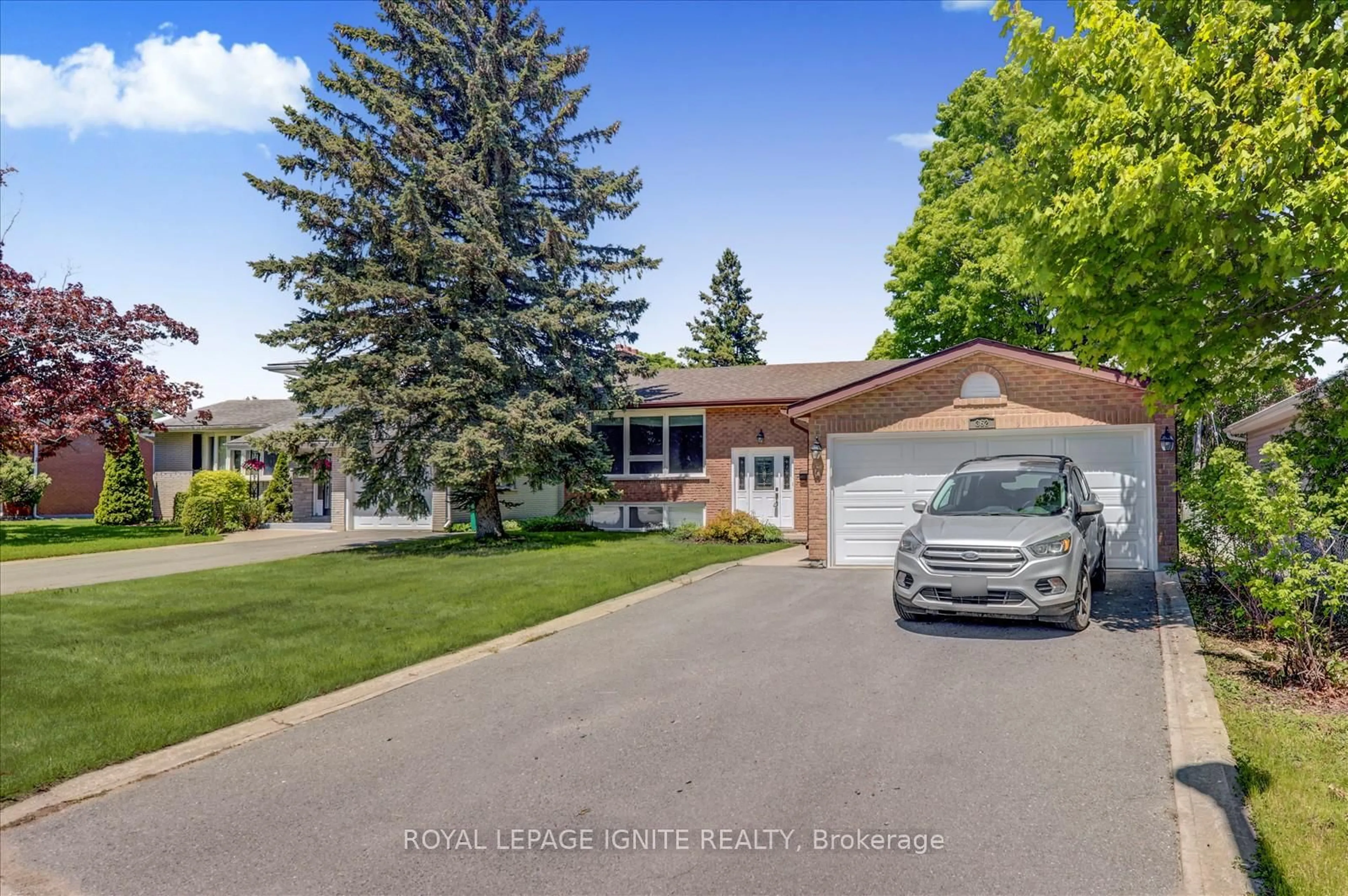 A pic from outside/outdoor area/front of a property/back of a property/a pic from drone, street for 362 Renda St, Kingston Ontario K7M 5Y1