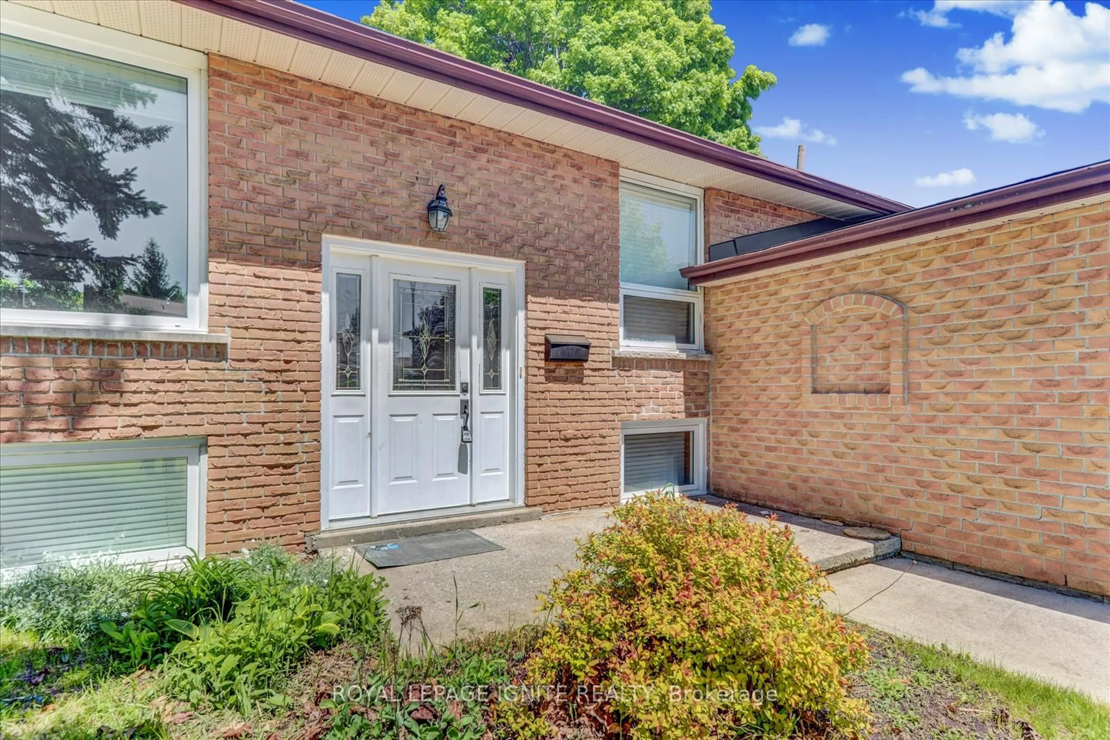 Home with brick exterior material, street for 362 Renda St, Kingston Ontario K7M 5Y1