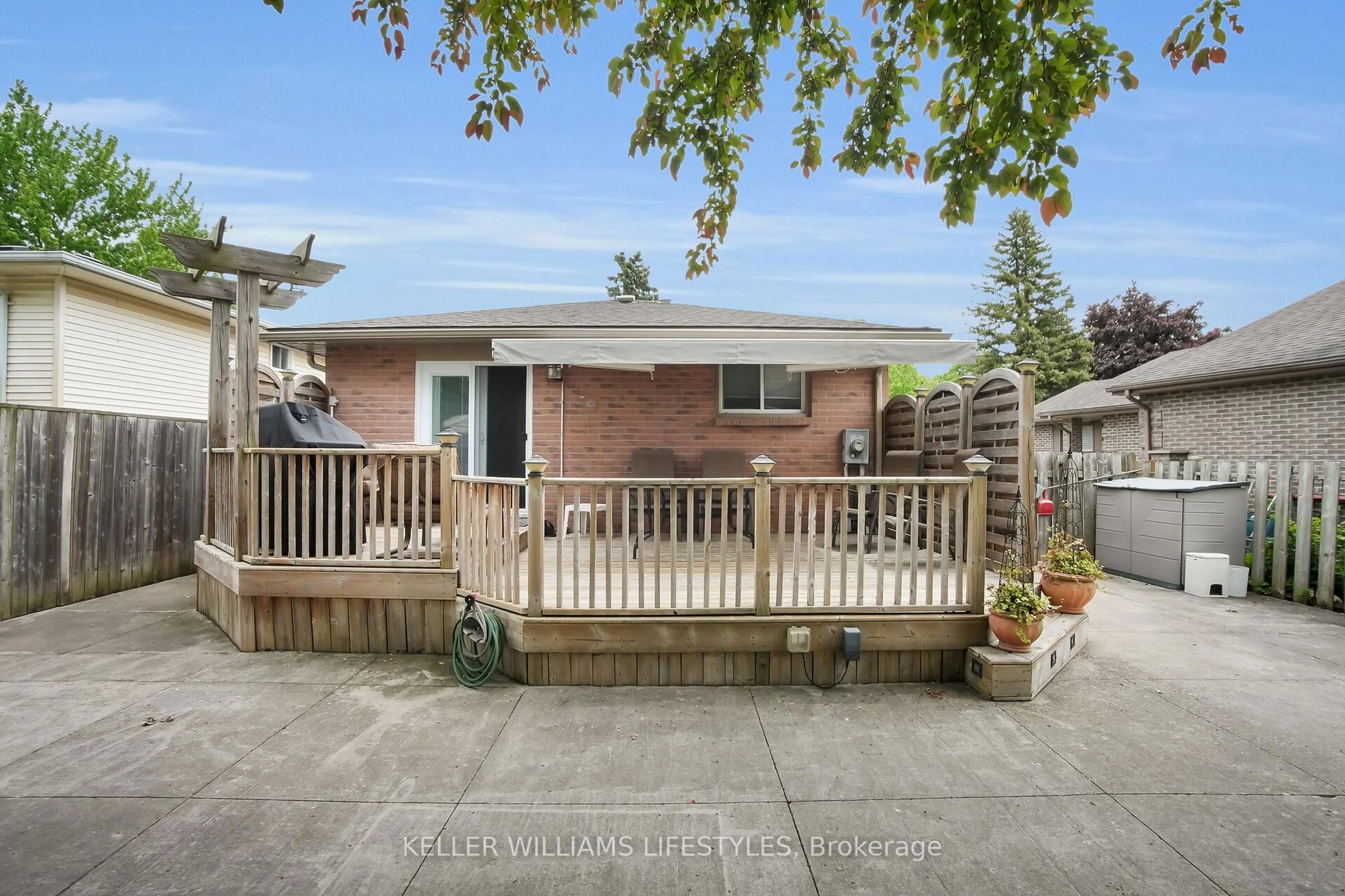Unknown for 35 Edmunds Cres, London South Ontario N5Z 4J1
