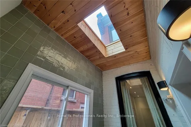 Additional image 20 of 116 Locke St