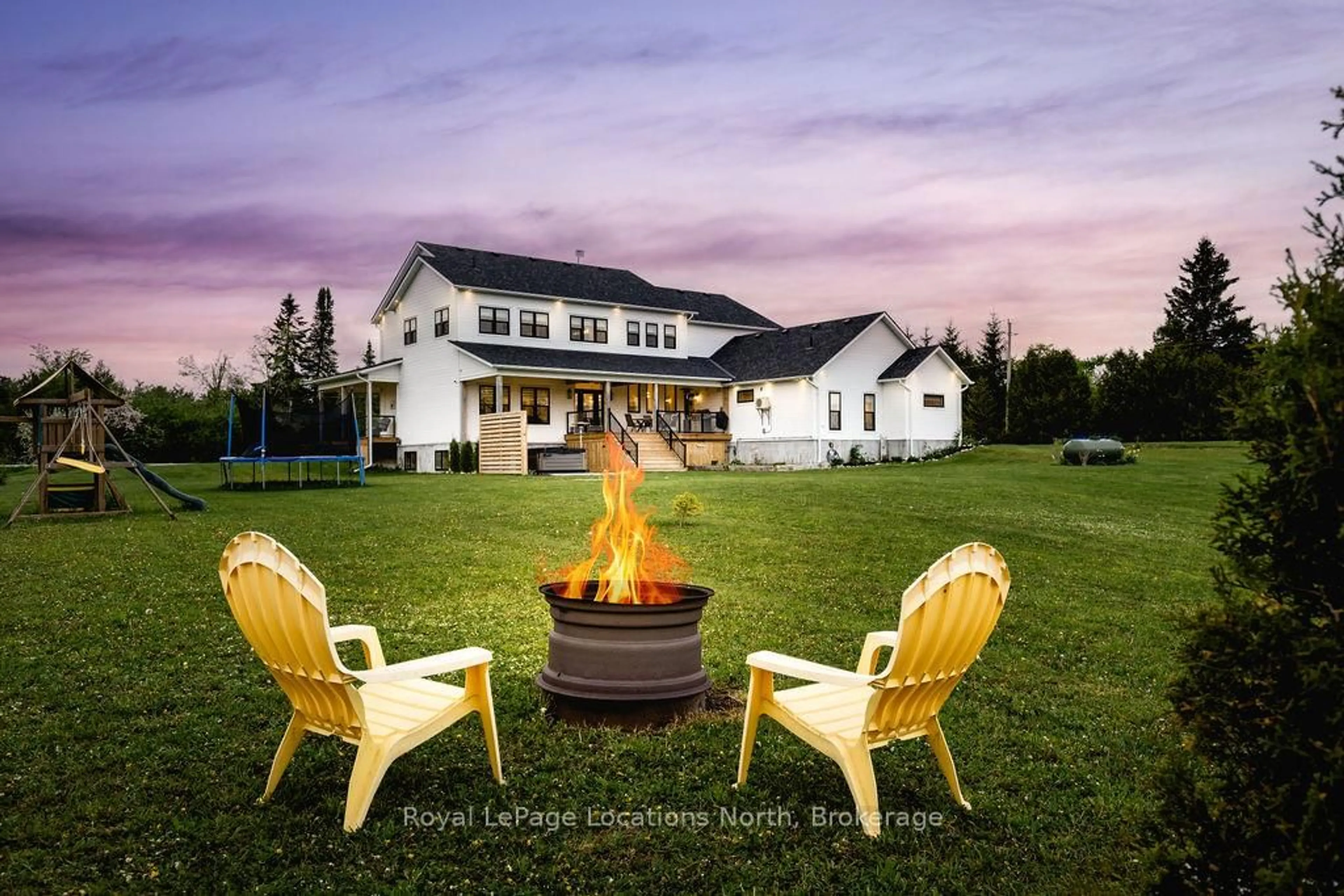 Patio, mountain view for 595366 4TH Line, Blue Mountains Ontario N0H 2E0